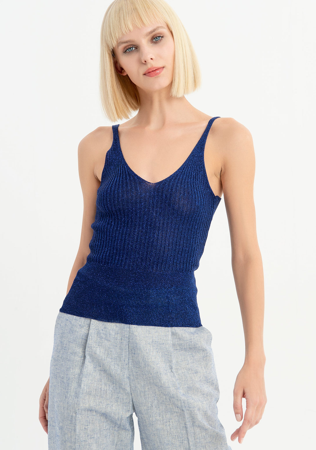 Ribbed top with back neckline