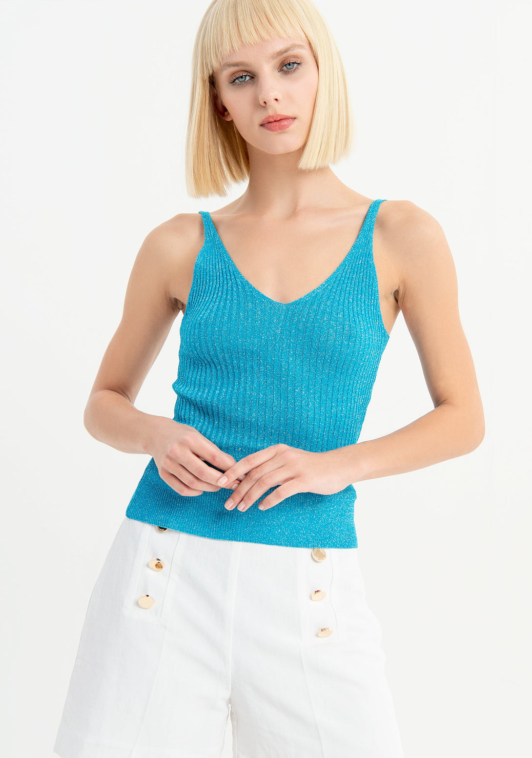 Ribbed top with back neckline