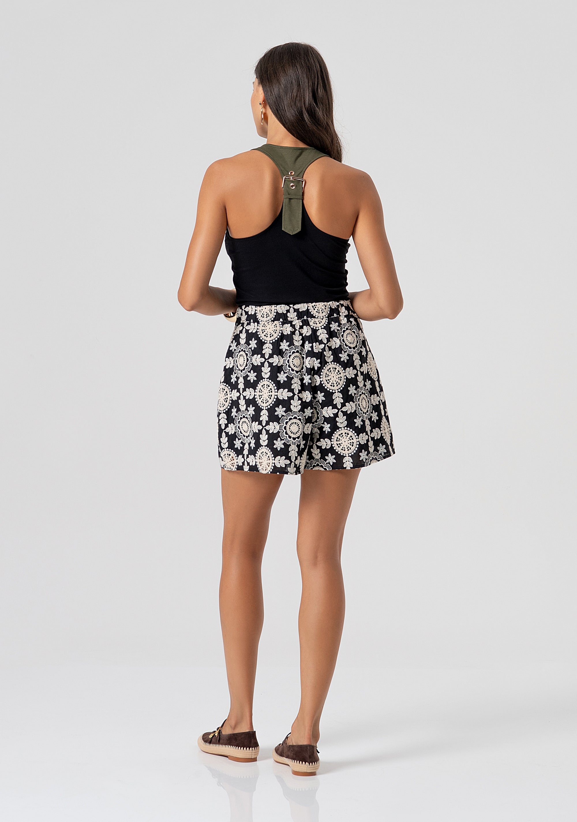 Short pant regular fit made in cotton popeline with flowery embroideries Fracomina FJ26SV6001W400E5-816-3