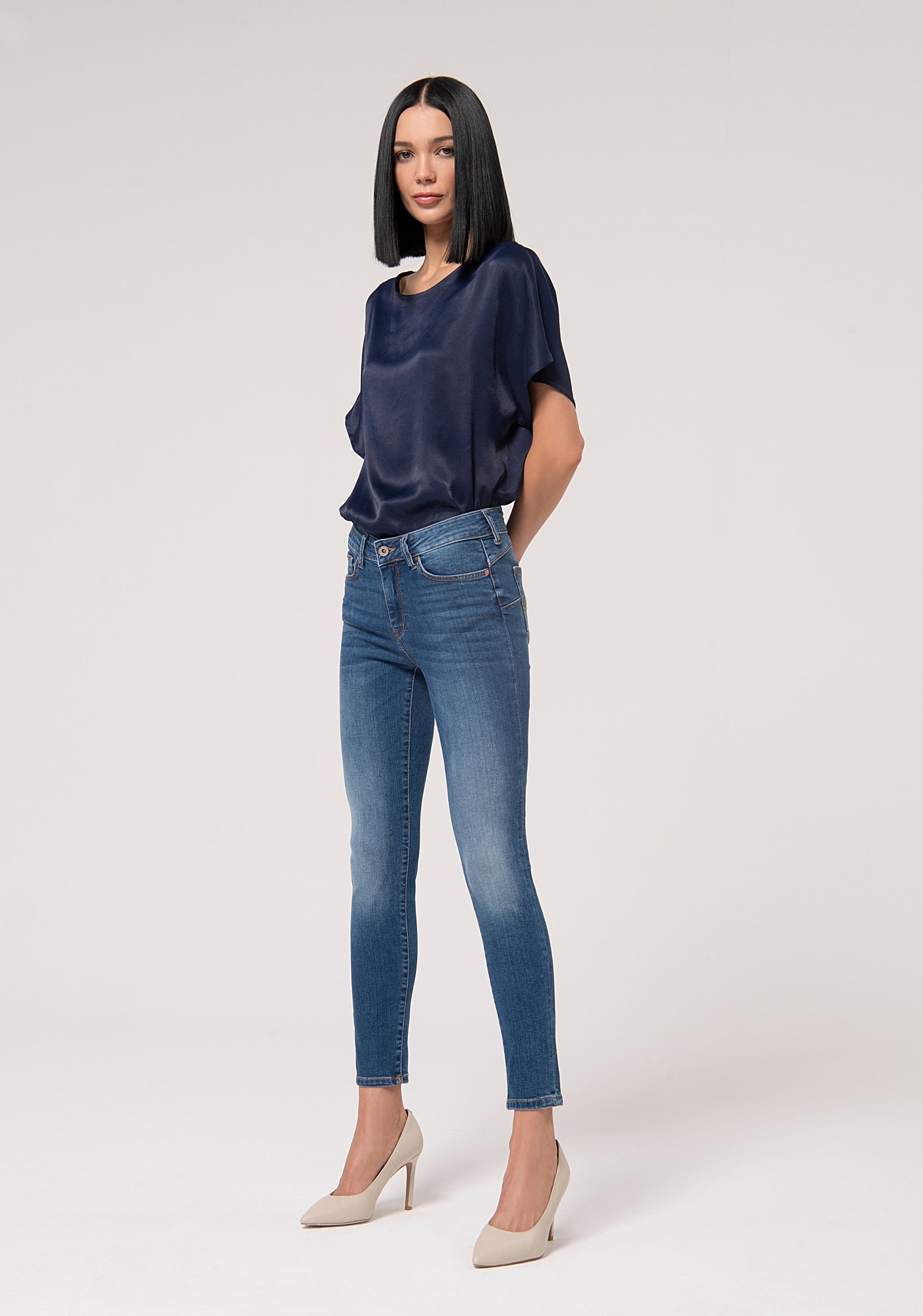 Jeans slim fit with perfect shape effect made in stretch denim with middle wash Fracomina FP000V8000D40402-349-2_428dae7f-ab91-4a8d-9674-e345d6e8b2ff
