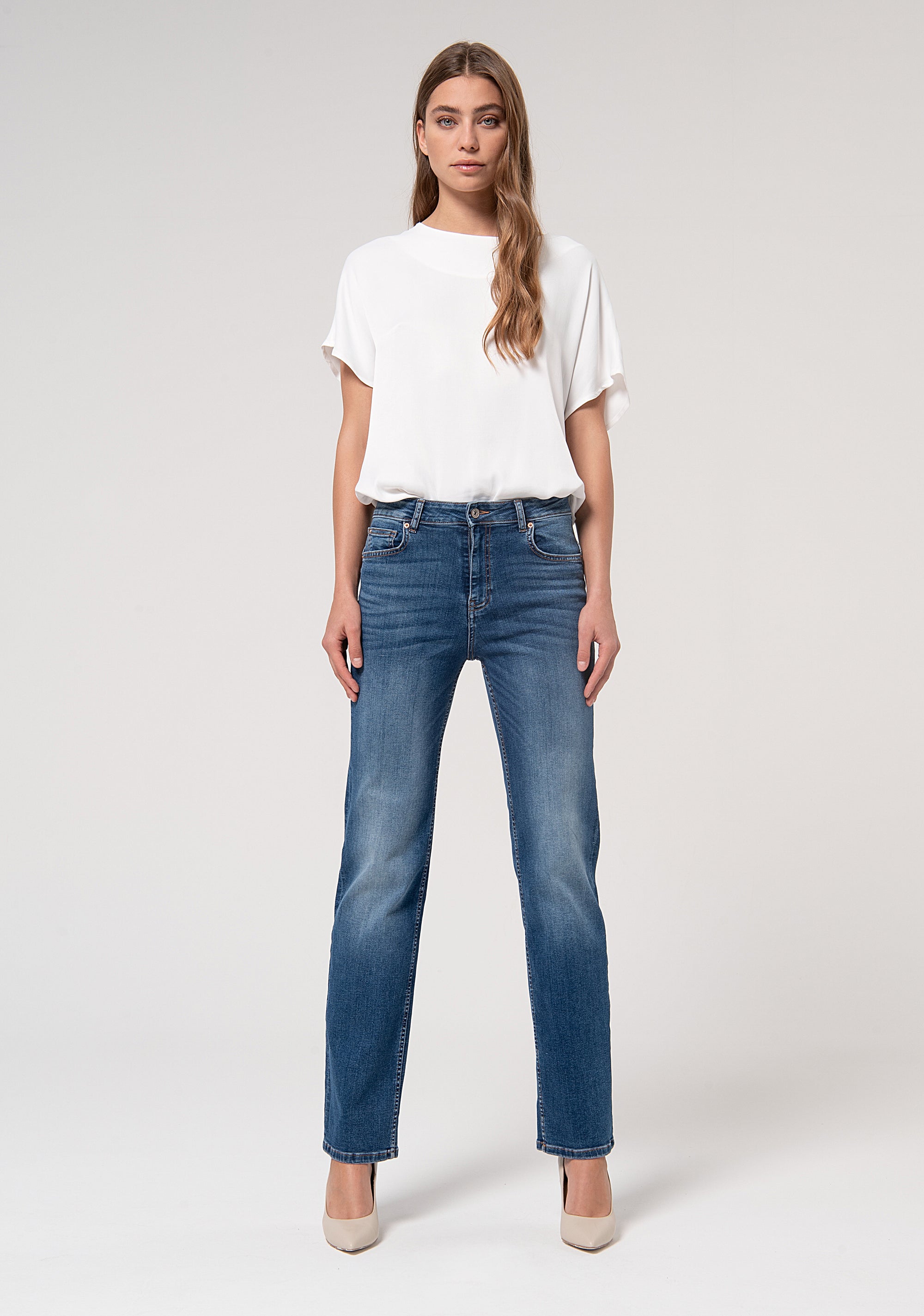 Jeans regular fit with perfect shape effect made in stretch denim with middle wash Fracomina FP000V8050D40402-349-1_825e1d55-b610-4551-a210-a8c9098d851f