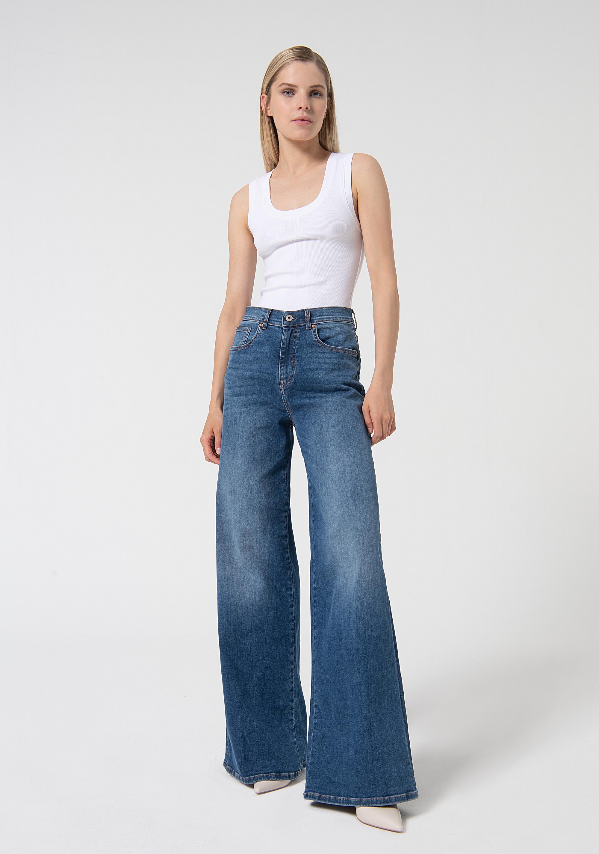 Jeans regular fit made in denim with middle and stone wash Fracomina FP000V8050D40402-349_e5a931d5-3ee3-40d0-a9b8-995924149140