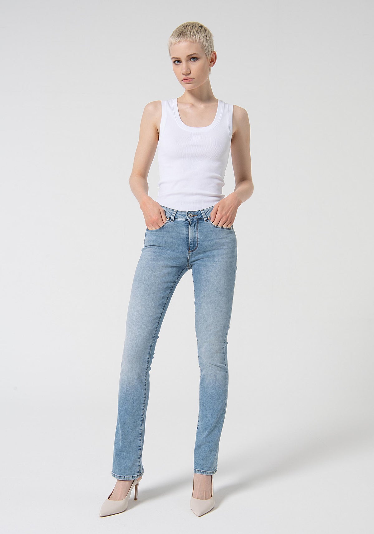 Jeans bootcut made in denim with bleached middle wash 