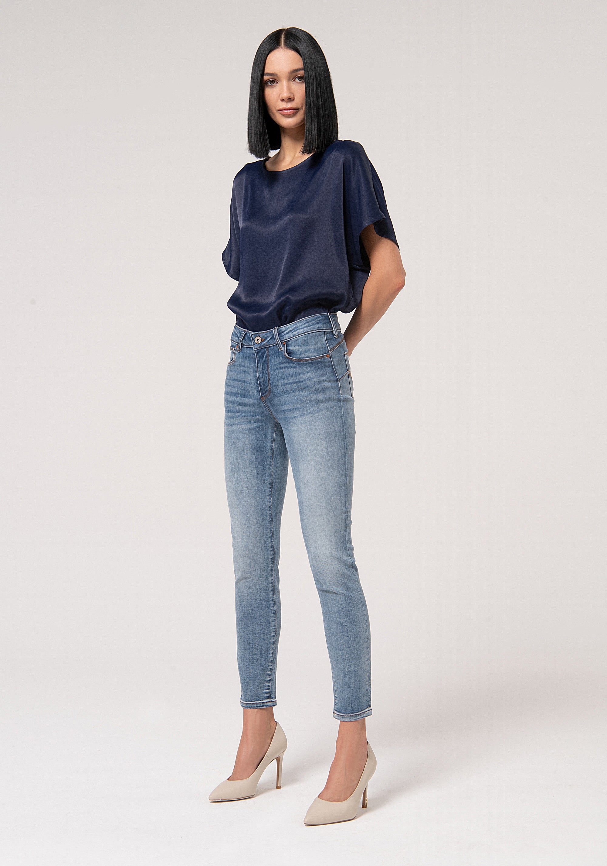 Jeans slim fit with perfect shape effect made in stretch denim with light wash Fracomina FP24WV8000D40903-S73-2