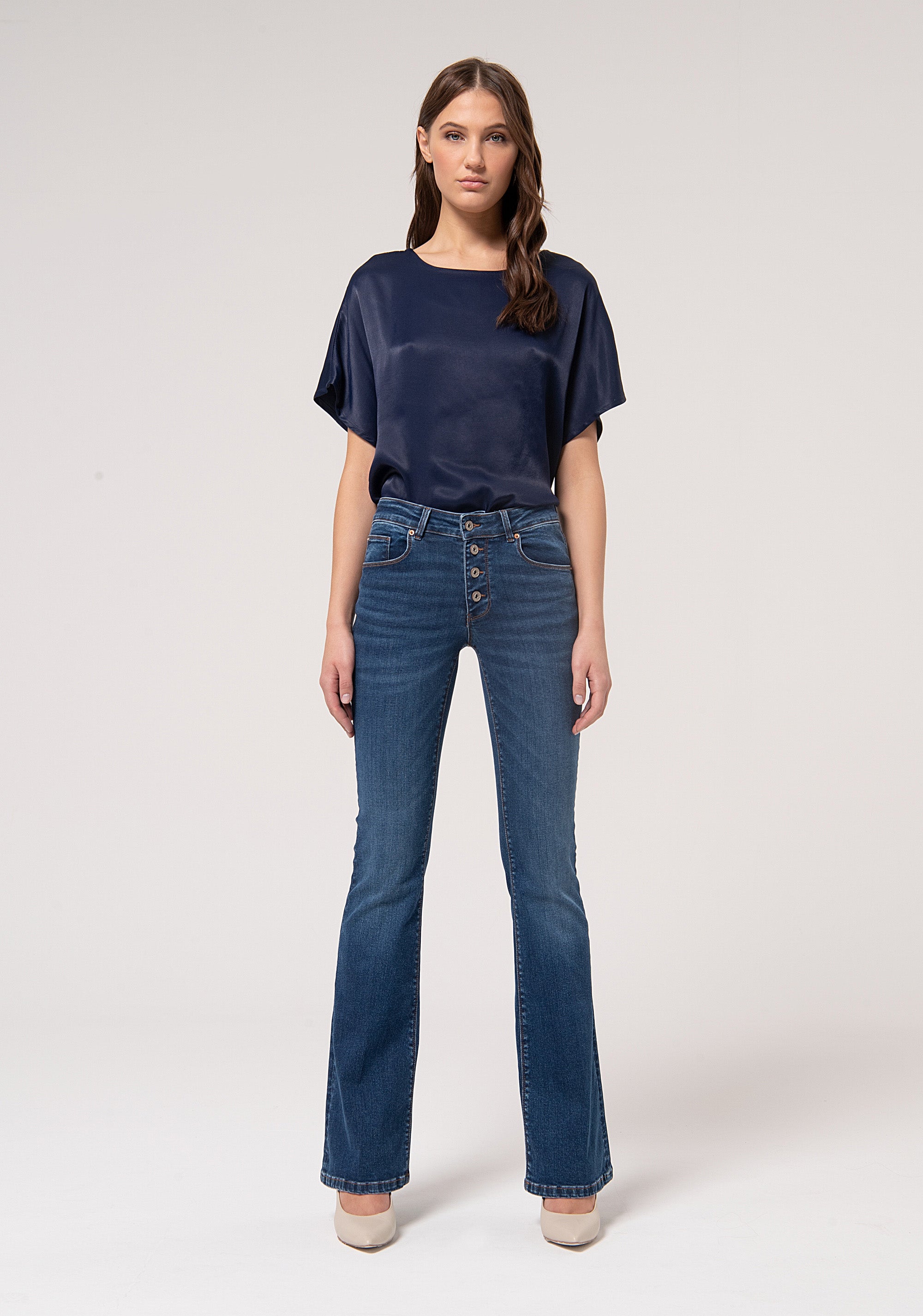 Jeans bootcut made in stretch denim with middle wash