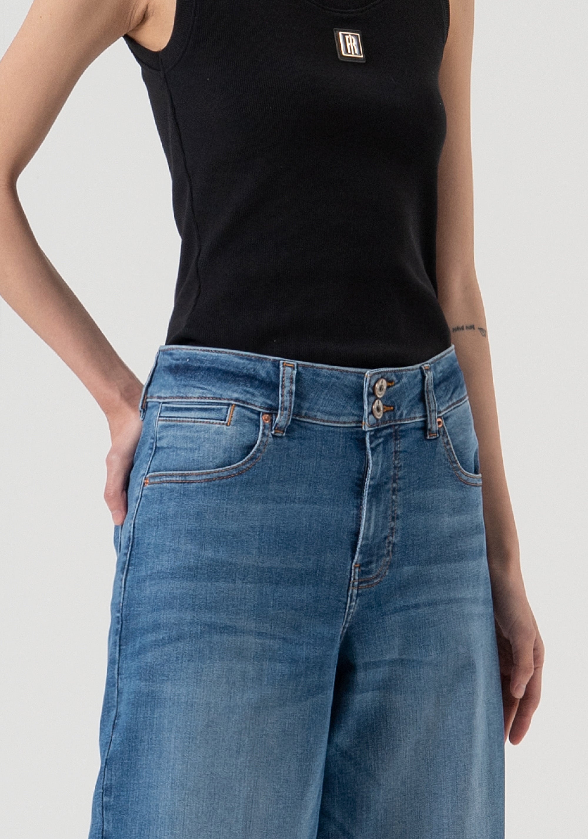 Jeans cropped made in stretch denim with middle wash Fracomina FP25WVB004D46093-349-2