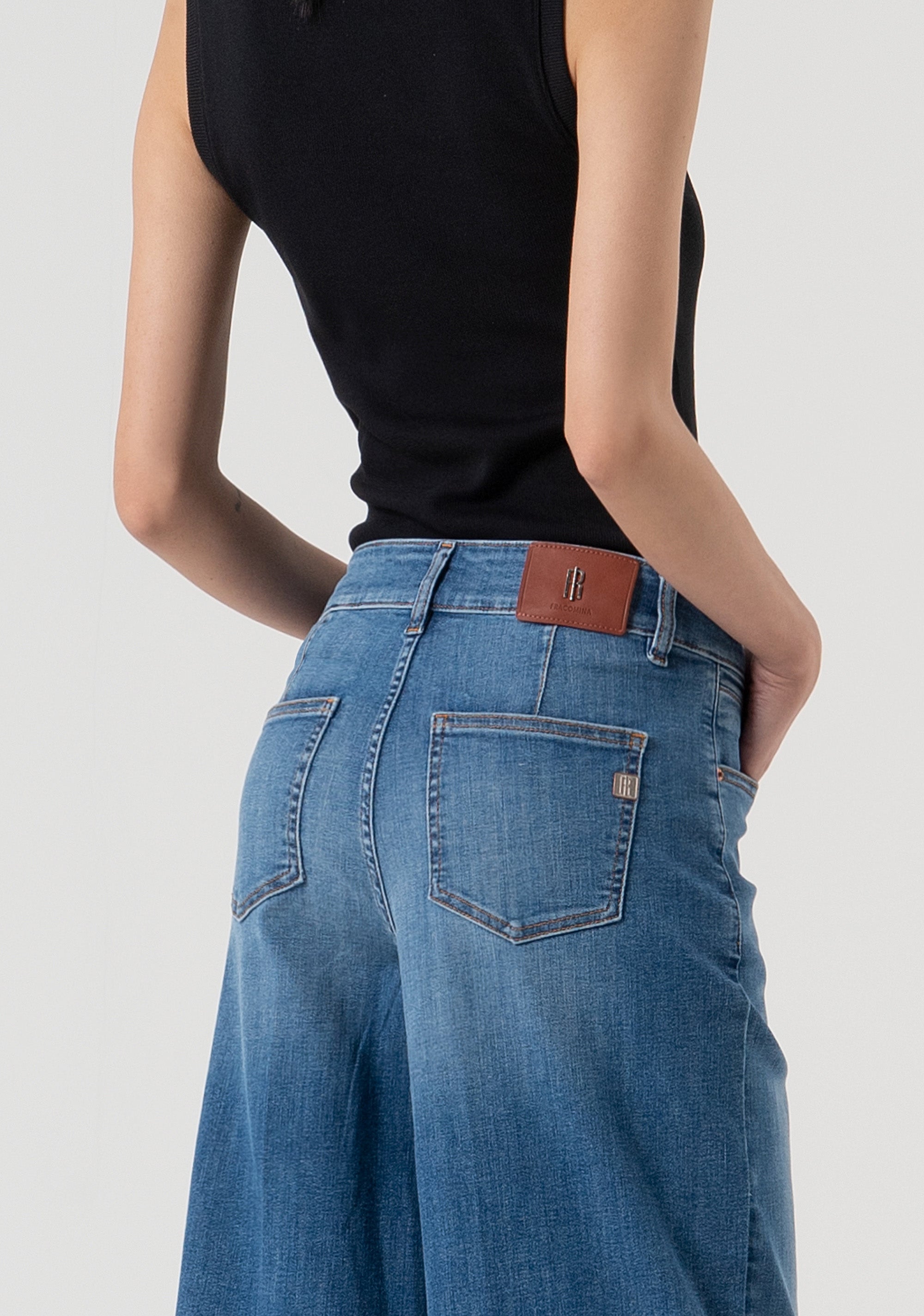 Jeans cropped made in stretch denim with middle wash Fracomina FP25WVB004D46093-349-3
