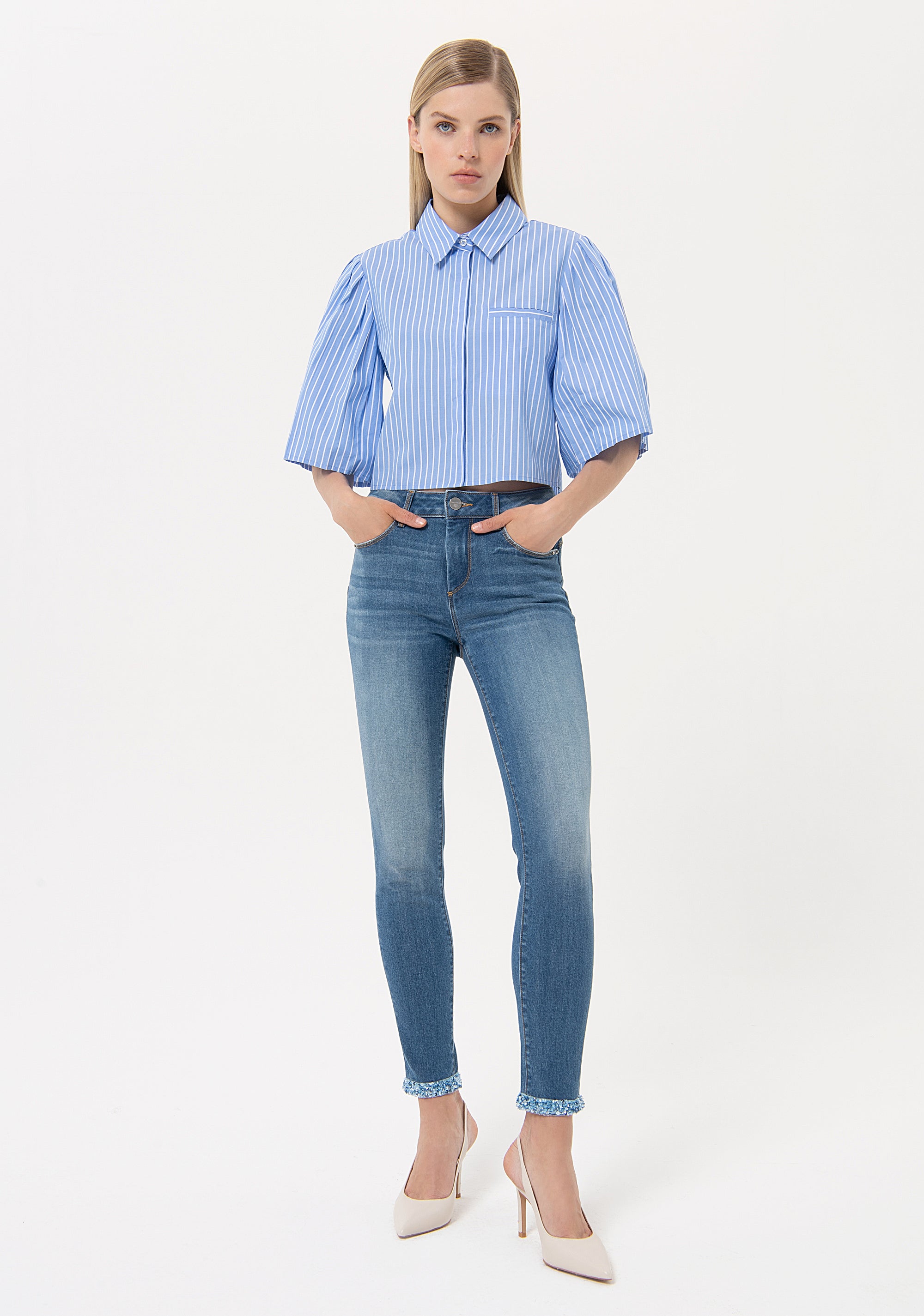 Jeans skinny fit with push-up effect made in denim with middle