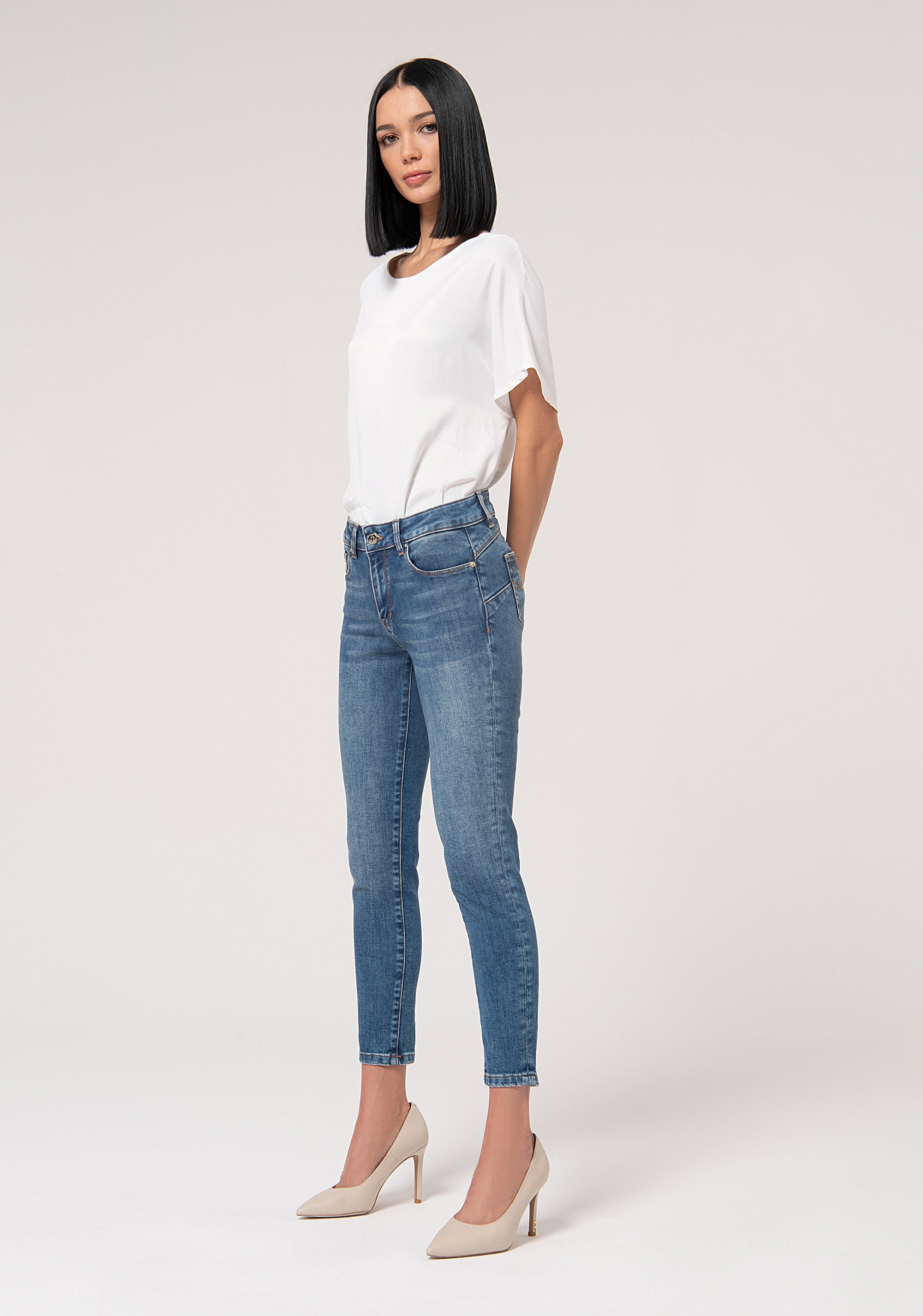 Jeans slim fit with perfect shape effect made in stretch denim with middle wash Fracomina FR24WV8000D46093-349-2