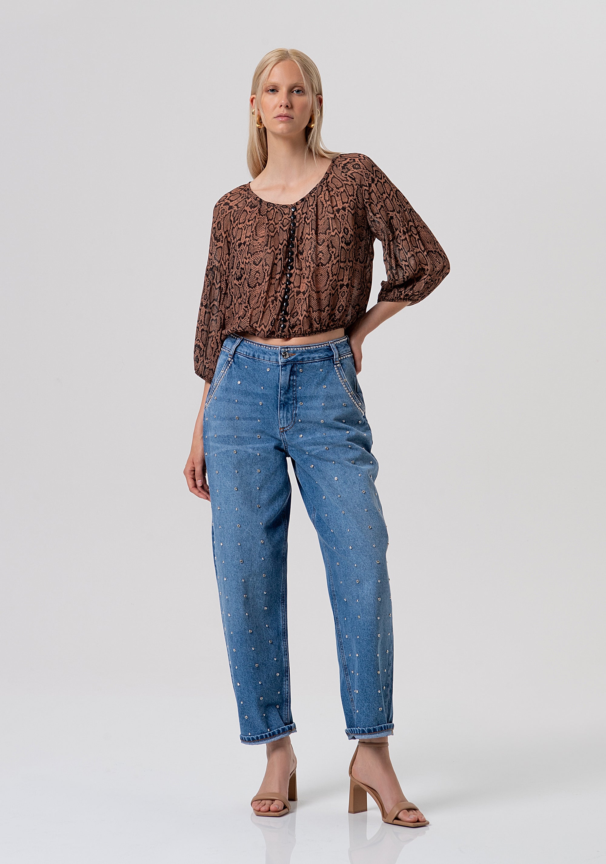 Jeans carrot balloon fit made in denim with middle wash and shiny applications FR26SV4006D419R9-258 Fracomina