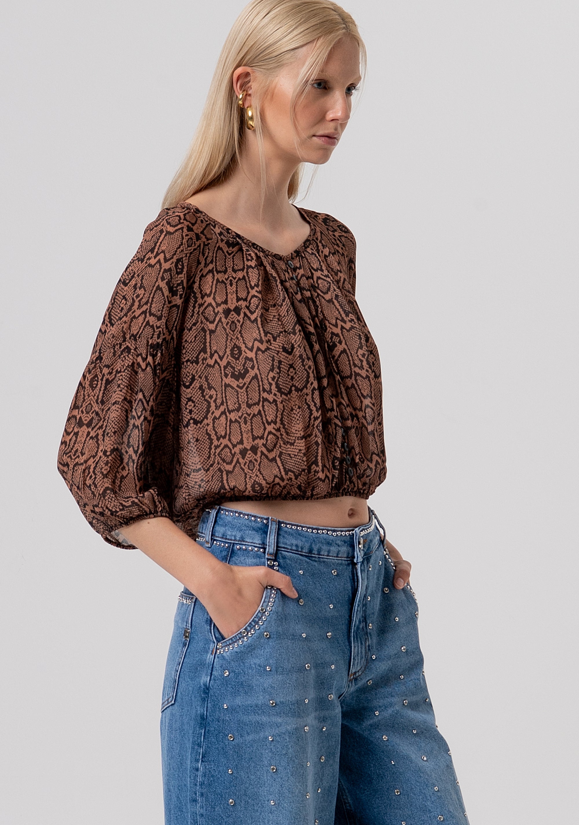 Jeans carrot balloon fit made in denim with middle wash and shiny applications Fracomina FR26SV4006D419R9-258-2