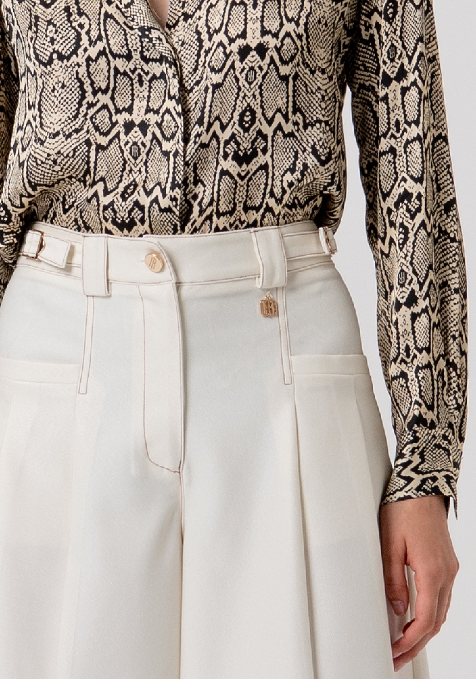 Bermuda flare with darts Fracomina FR26SV6006W49101-108-2