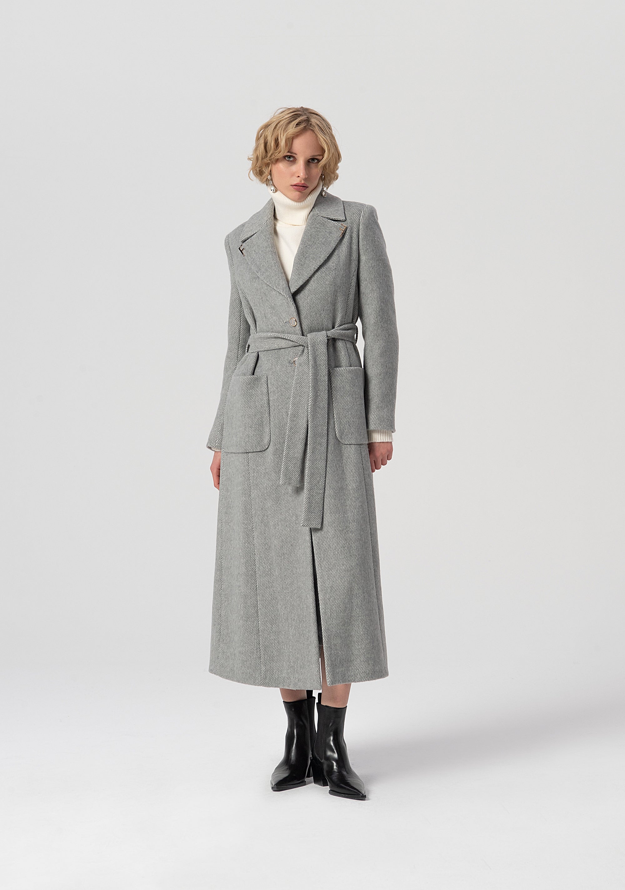 Long coat regular fit single breasted made in herringbone fabric