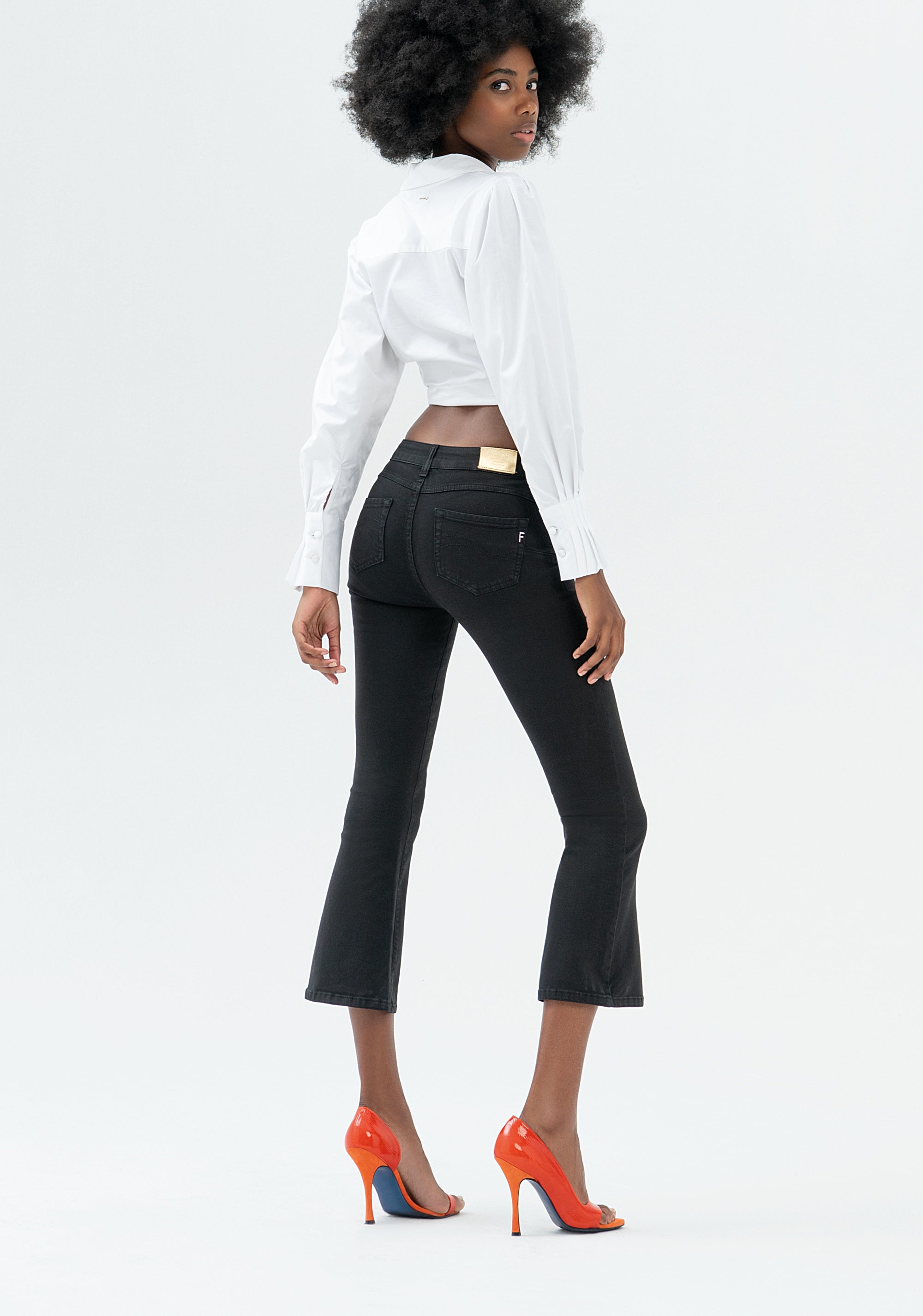 Jeans Bella flare cropped made with a sophisticated and coloured stretch denim Fracomina FP000V8030W53001-053_2