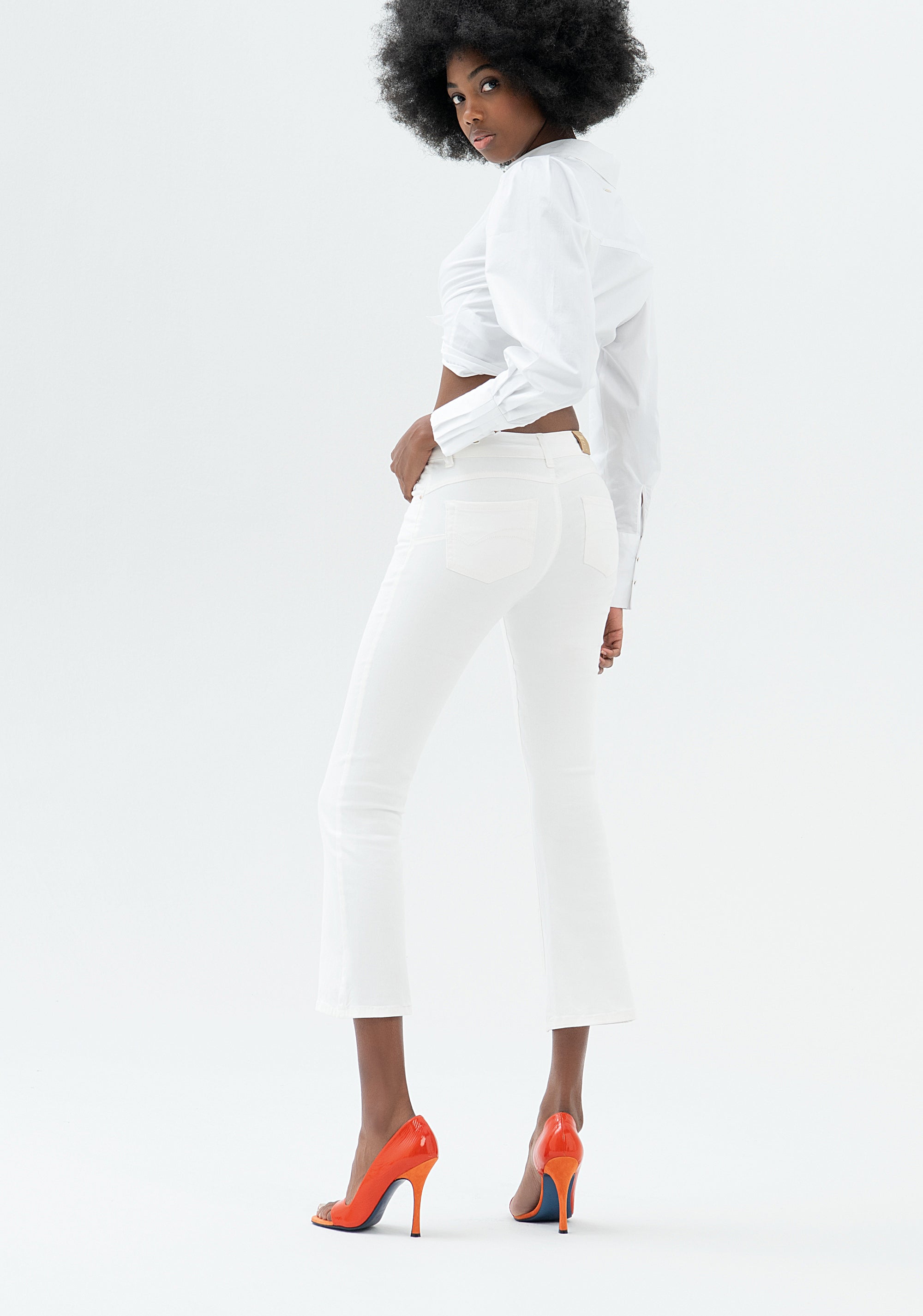 Jeans Bella flare cropped made with a sophisticated and coloured stretch denim Fracomina FP000V8030W53001-278_2