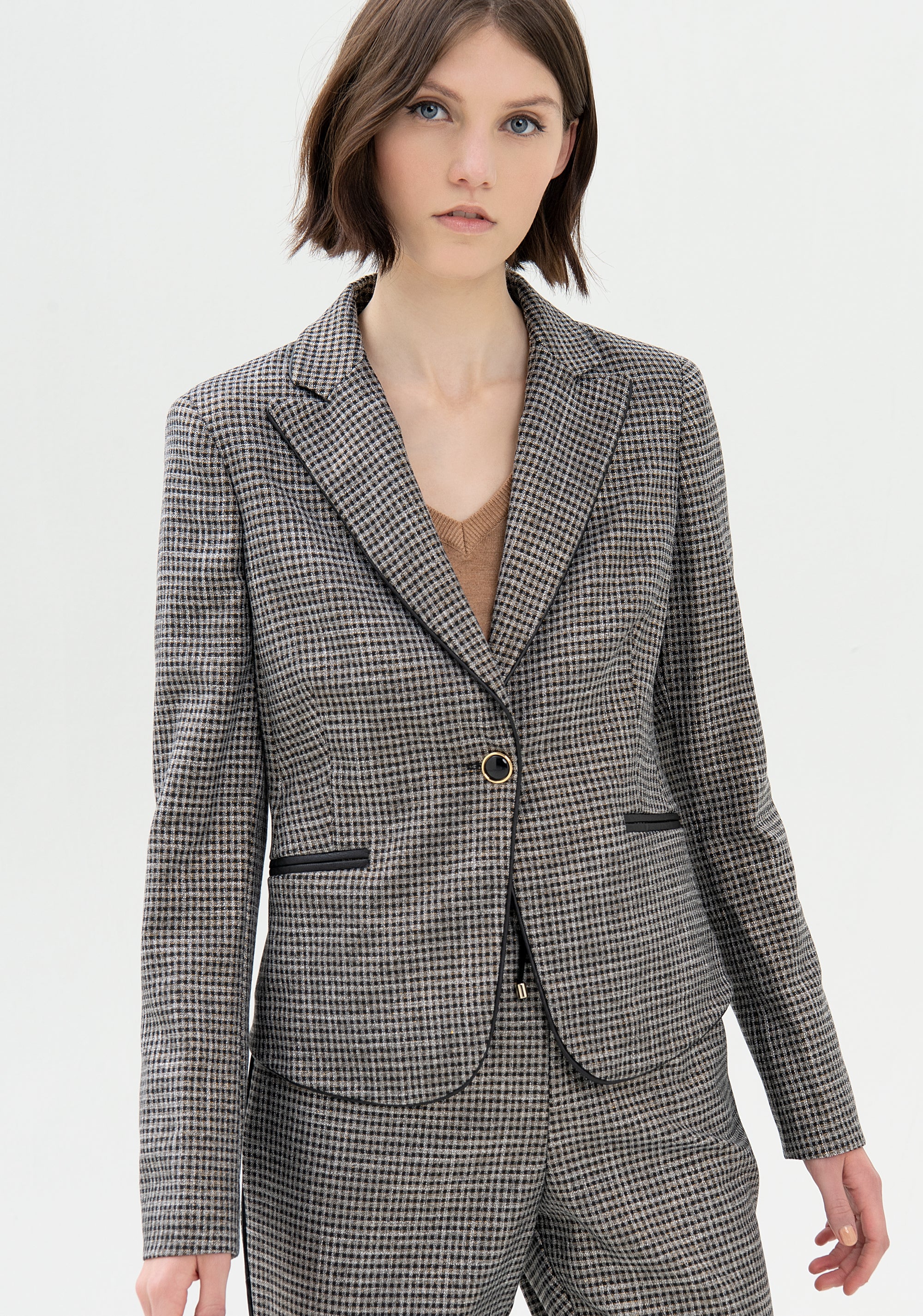 Blazer regular fit single breasted made in tweed with lurex Fracomina FR21WJ2009W45995-557_02