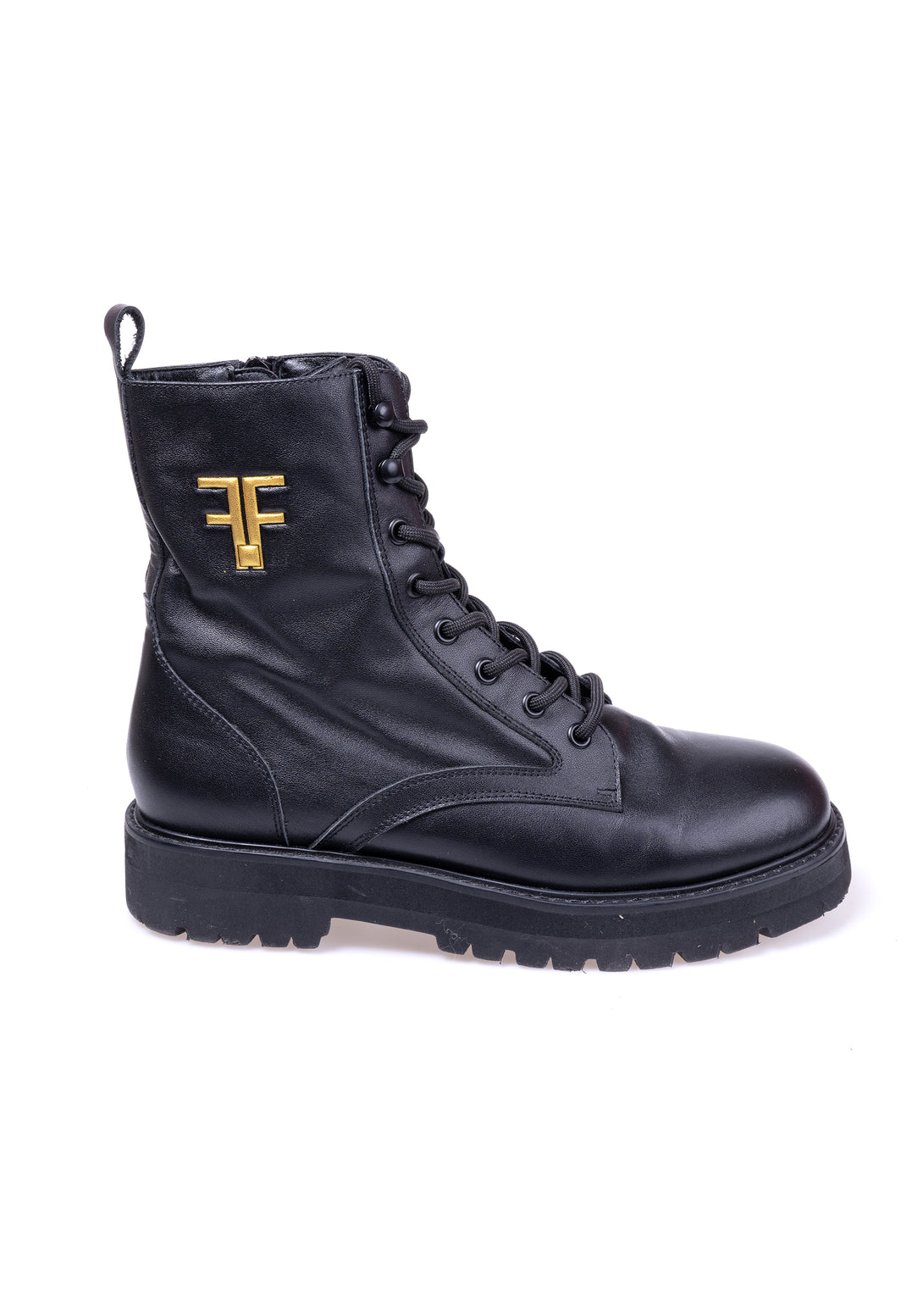 Combat boots made in leather with front lacing