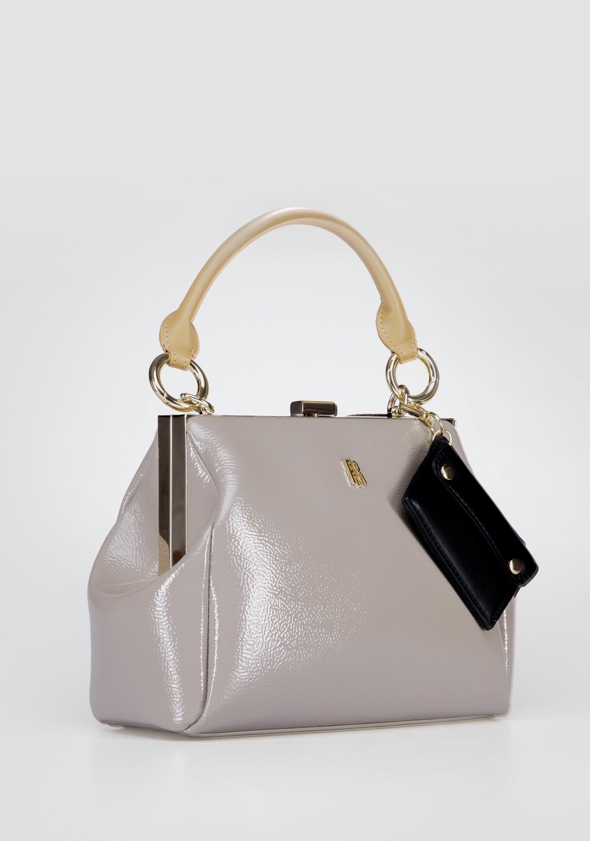 Elegant in Glossy Patent Leather with Clasp Closure and Keychain Detail Fracomina FB25WB1002P44601-T90_3_ed25e240-a6c2-4311-a46c-f947a7ccac6e