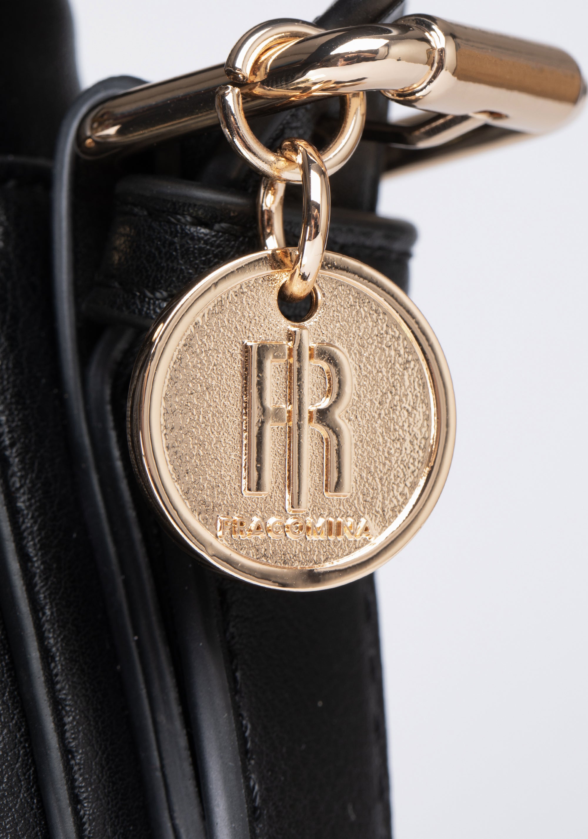Shoulder Bag with Gold Studs and Buckles Fracomina FB25WB3003P44101-053_4_adf3b7fd-5768-4bdd-8780-d079086cd14c