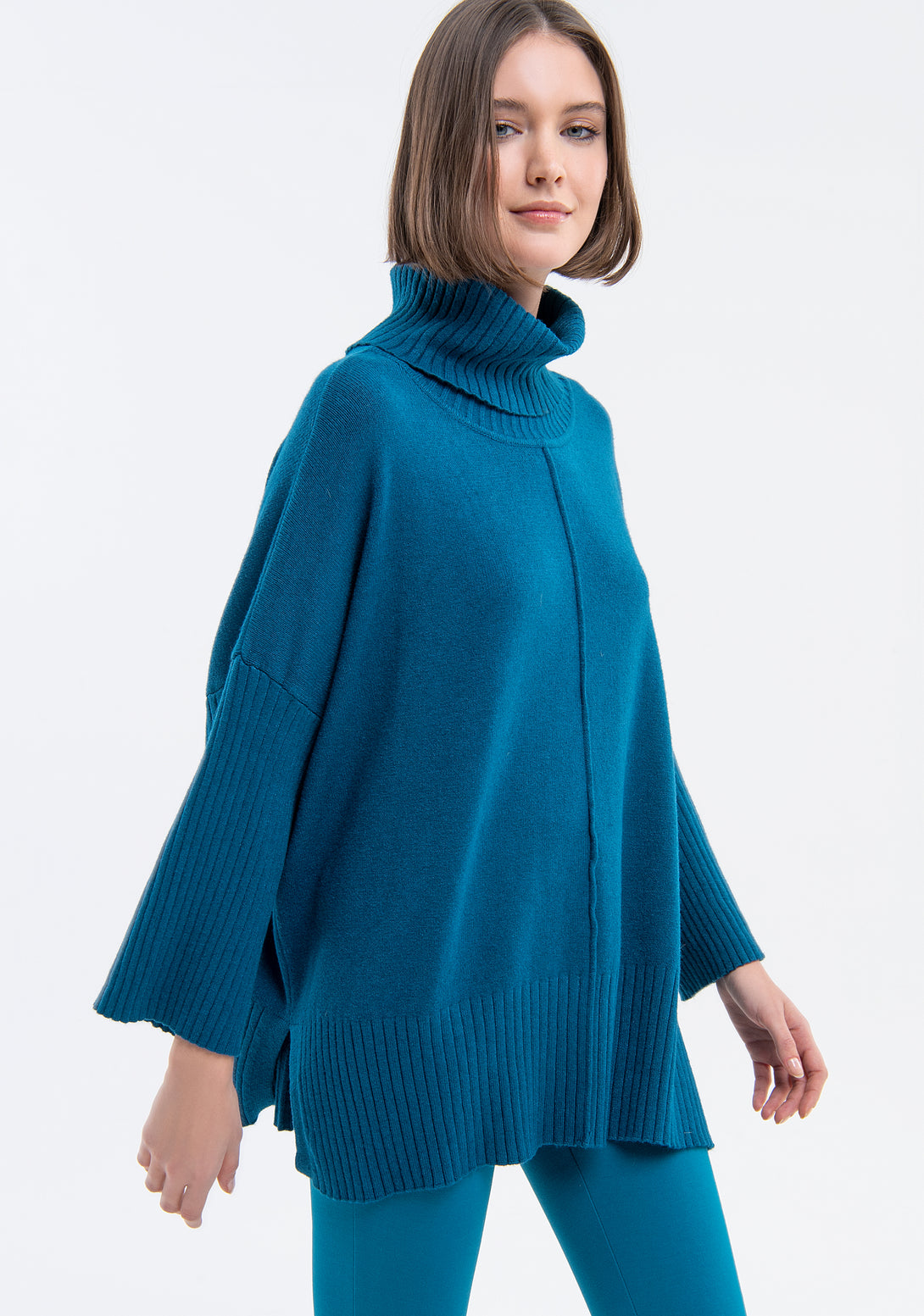 Knitwear over fit with high neck