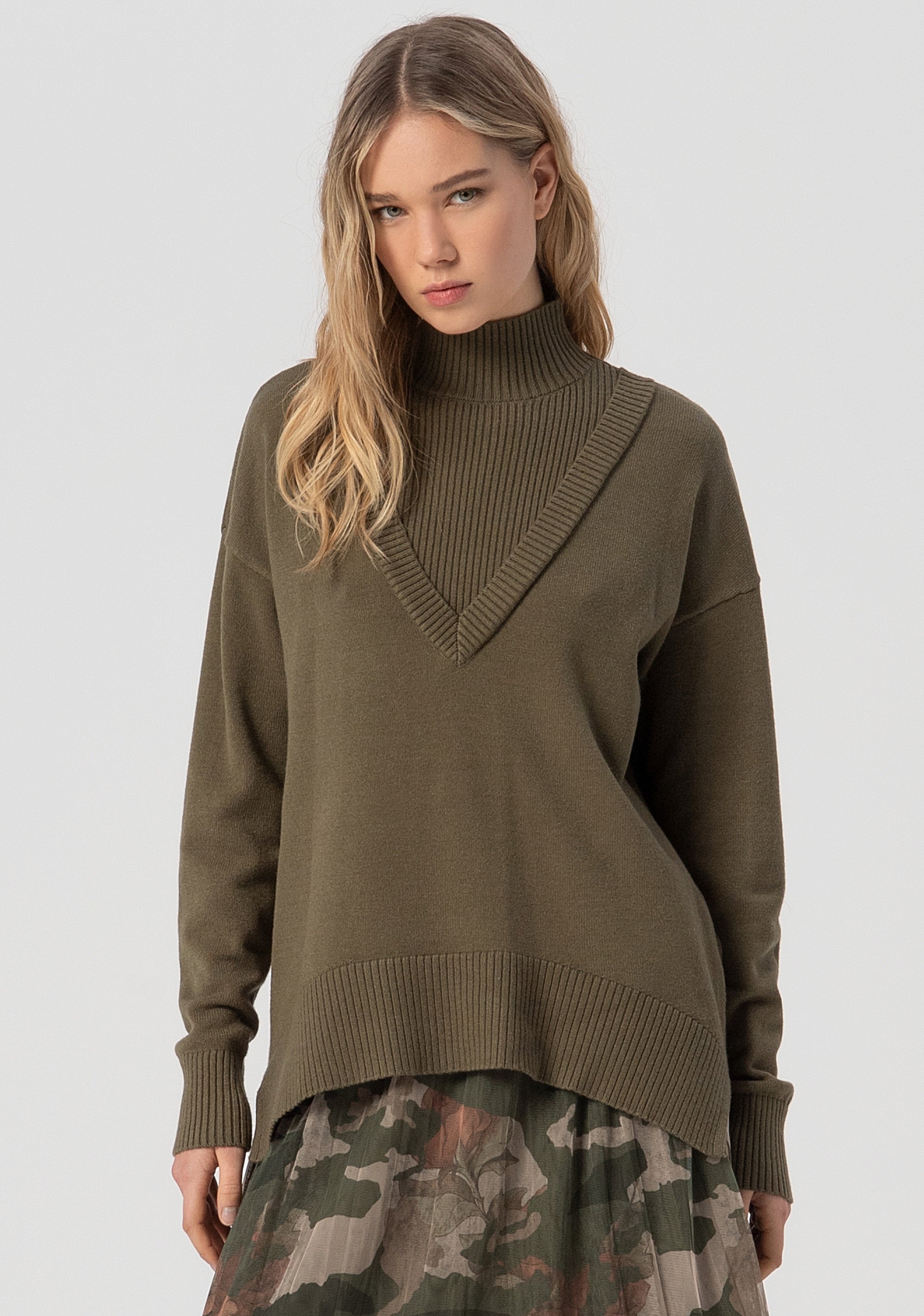 Knitwear over fit made in viscose Fracomina FJ25WT7008K50201-M20-1