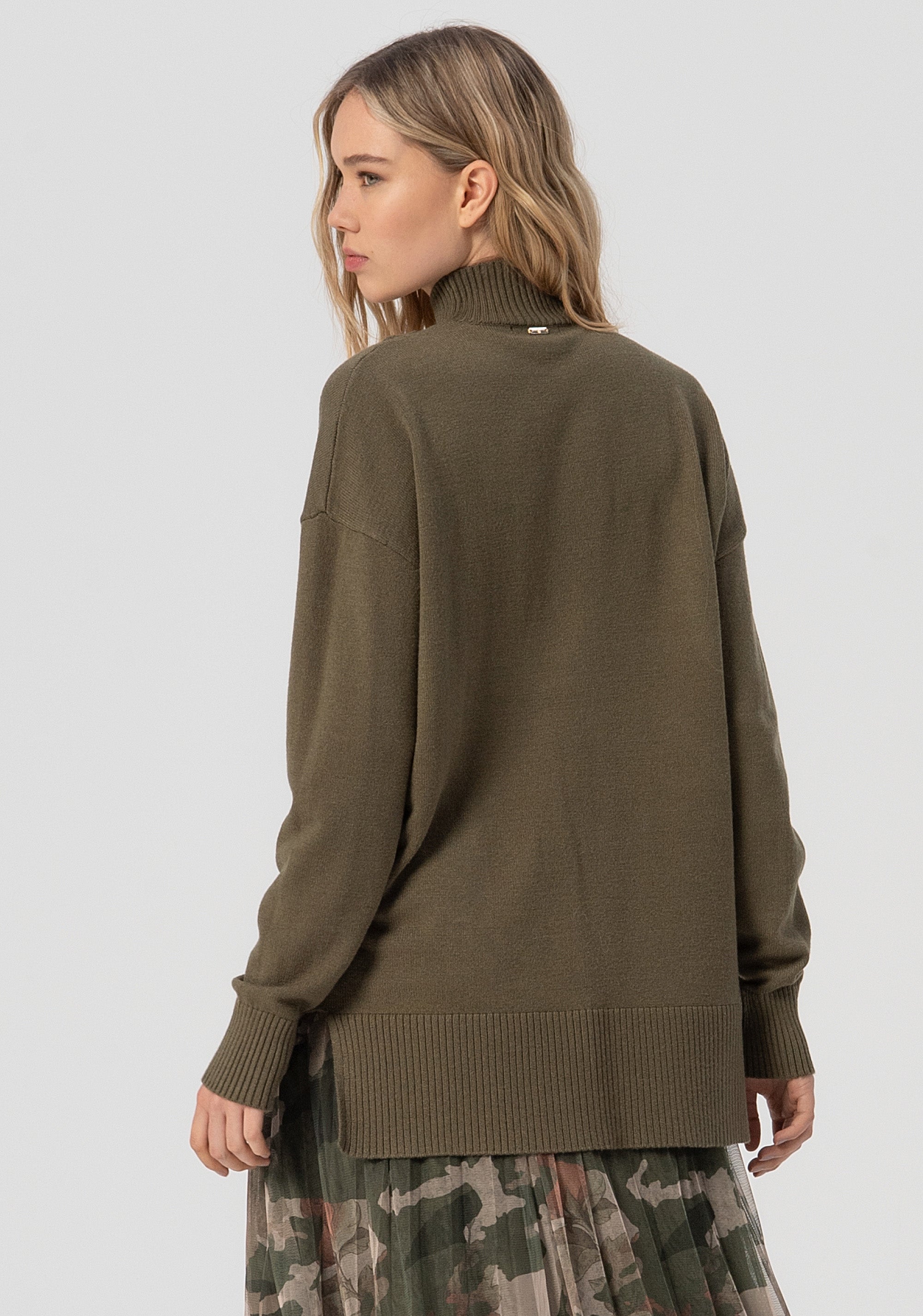 Knitwear over fit made in viscose Fracomina FJ25WT7008K50201-M20-3