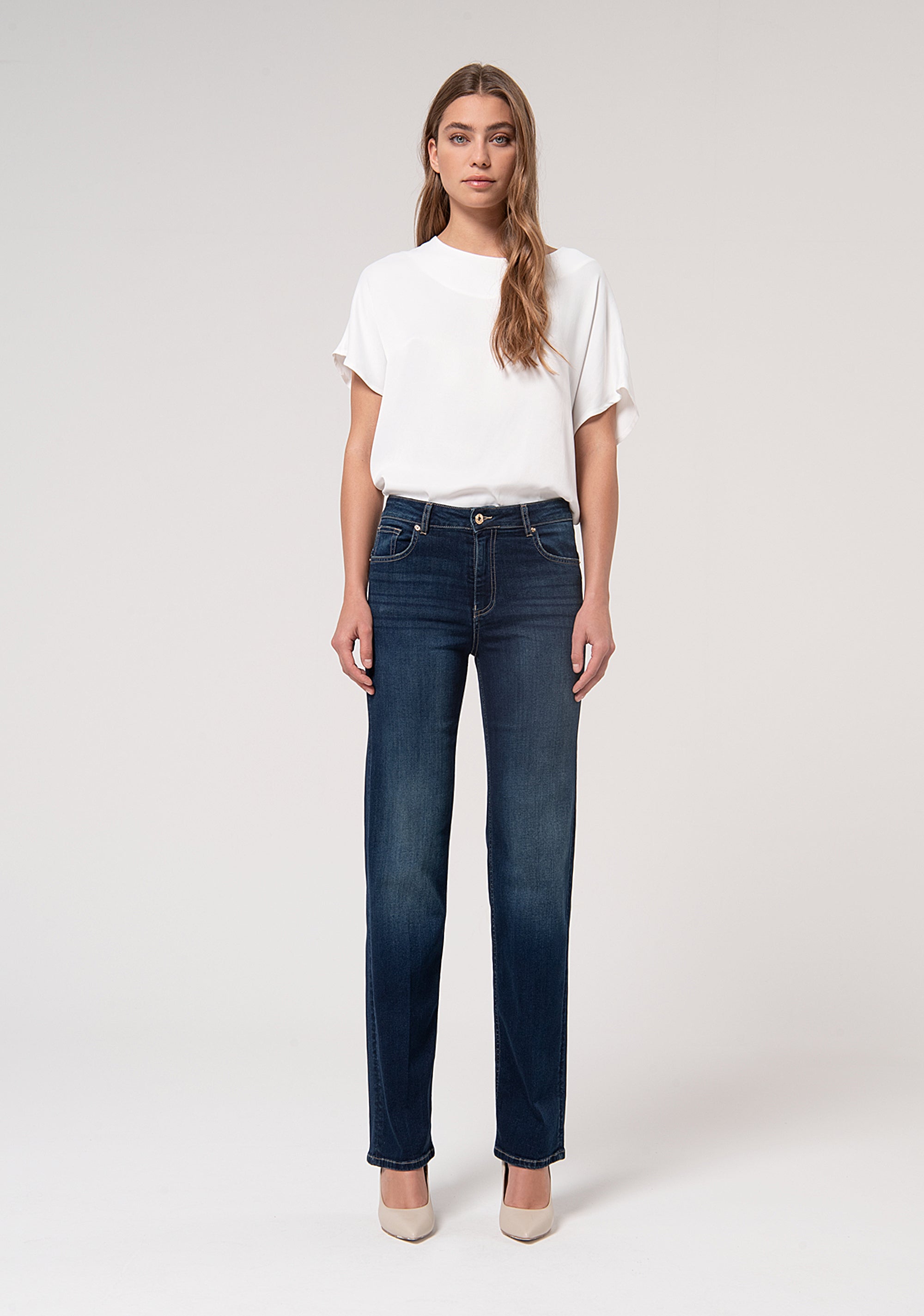 Jeans regular fit with perfect shape effect made in stretch denim with dark wash Fracomina FP000V8050D40101-117-1_75b6bd64-ffef-4d4b-8f90-a9ada2c65086