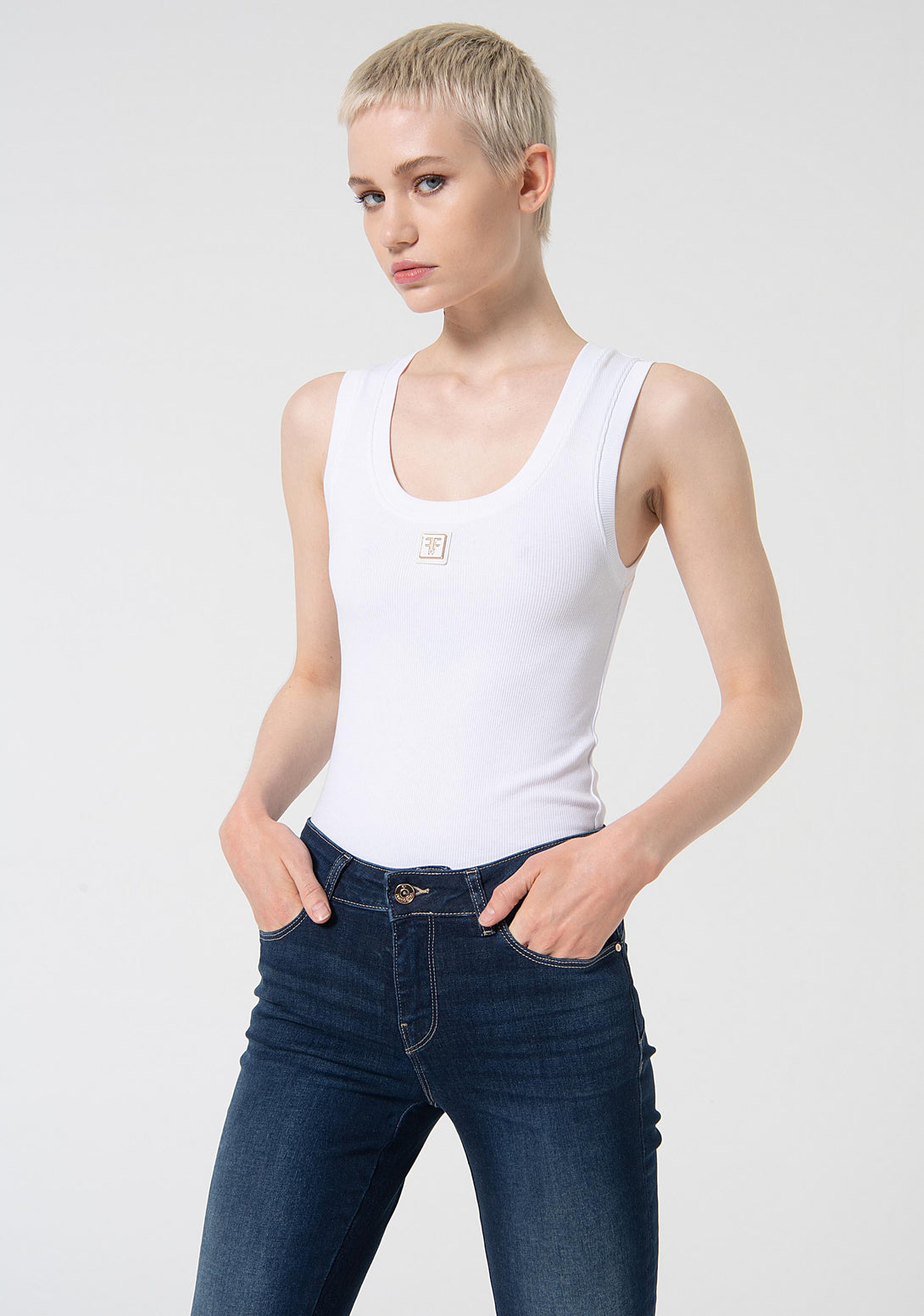 Jeans cropped with push-up effect made in denim with dark wash Fracomina FP000V9002D40101-117-2