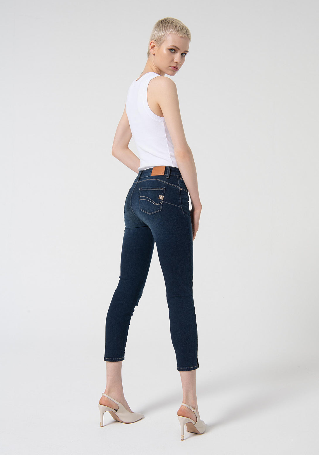 Jeans cropped with push-up effect made in denim with dark wash Fracomina FP000V9002D40101-117-3
