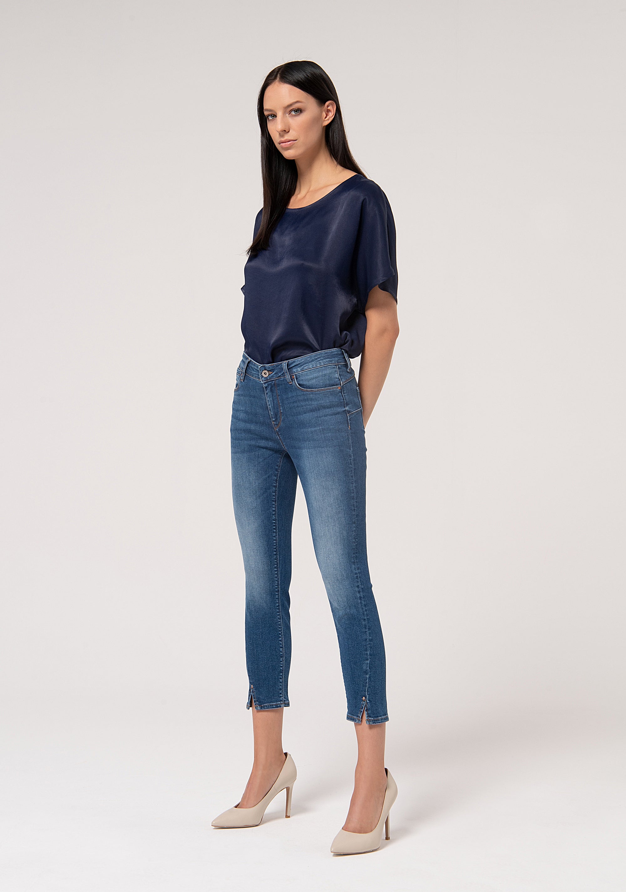 Jeans slim fit cropped with perfect shape effect made in stretch denim with middle wash Fracomina FP000V9002D40402-349-2_f45246d0-0924-4b5a-88c4-dfe54ae14070