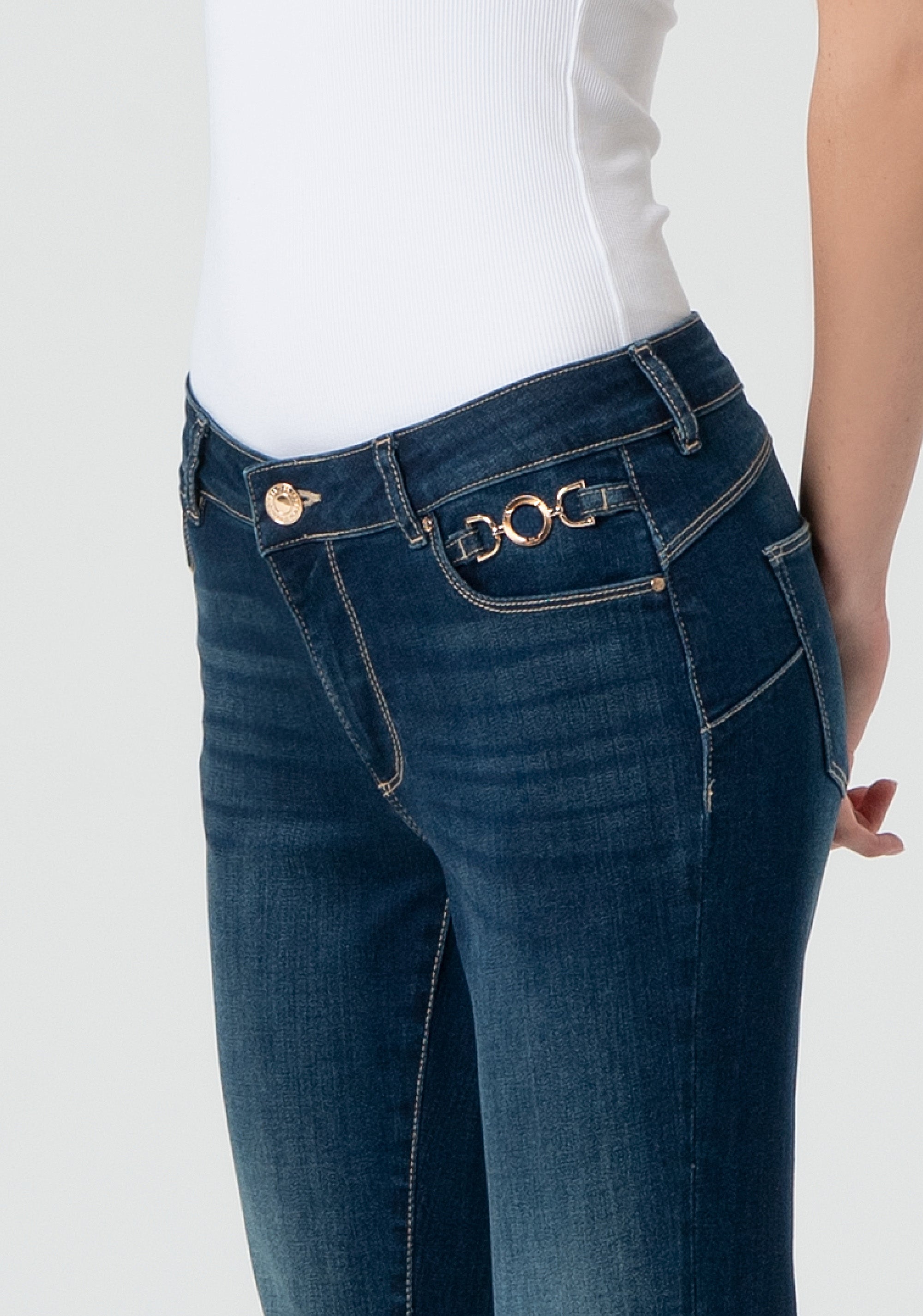 Jeans cropped with push-up effect made in denim with dark wash Fracomina FP25SV9002D46001-117-2