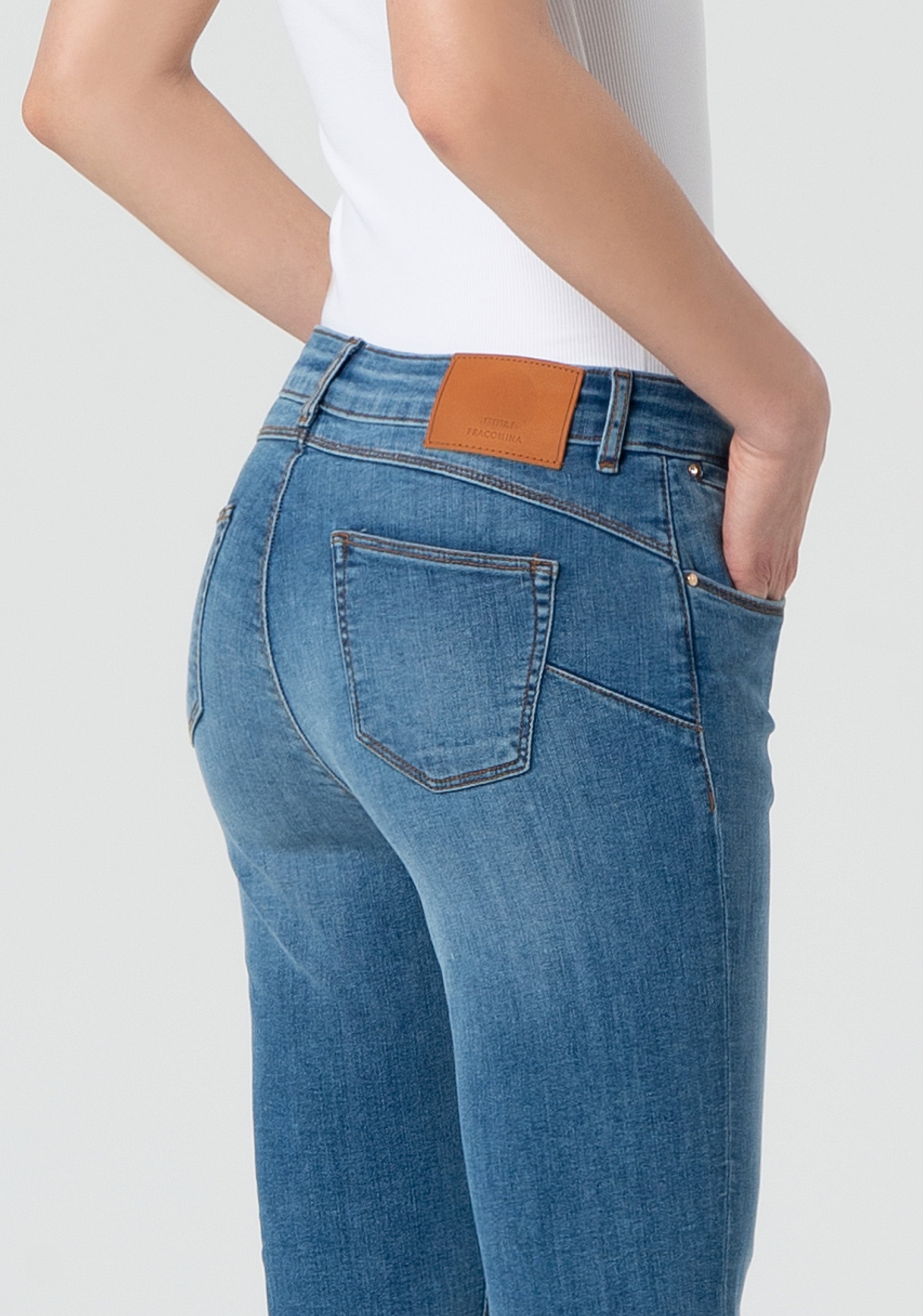 Jeans cropped with push-up effect made in denim with middle wash Fracomina FP25SV9002D46002-258-2