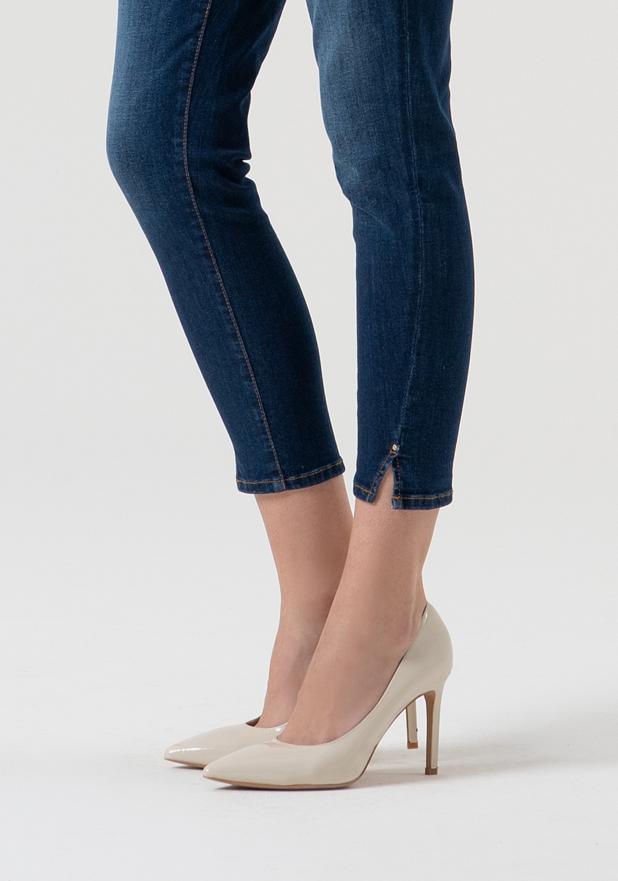 Jeans cropped slim fit with push-up effect made in denim with middle wash Fracomina FP25WV9002D46002-987-3