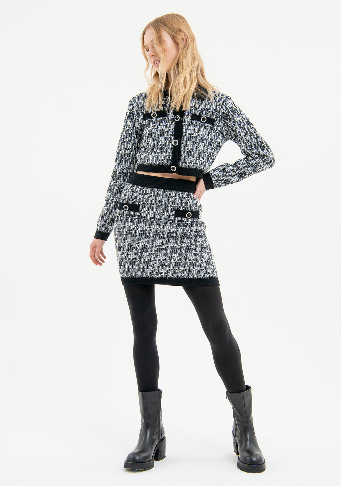 Mini knitted skirt slim fit with geometric jacquard