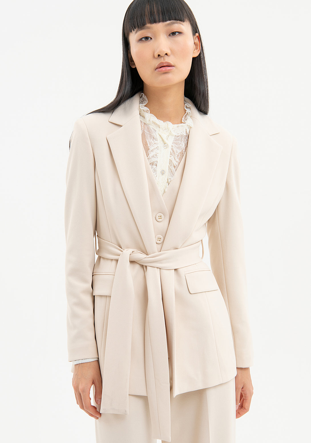 Blazer regular fit, opened, with belt at the waist