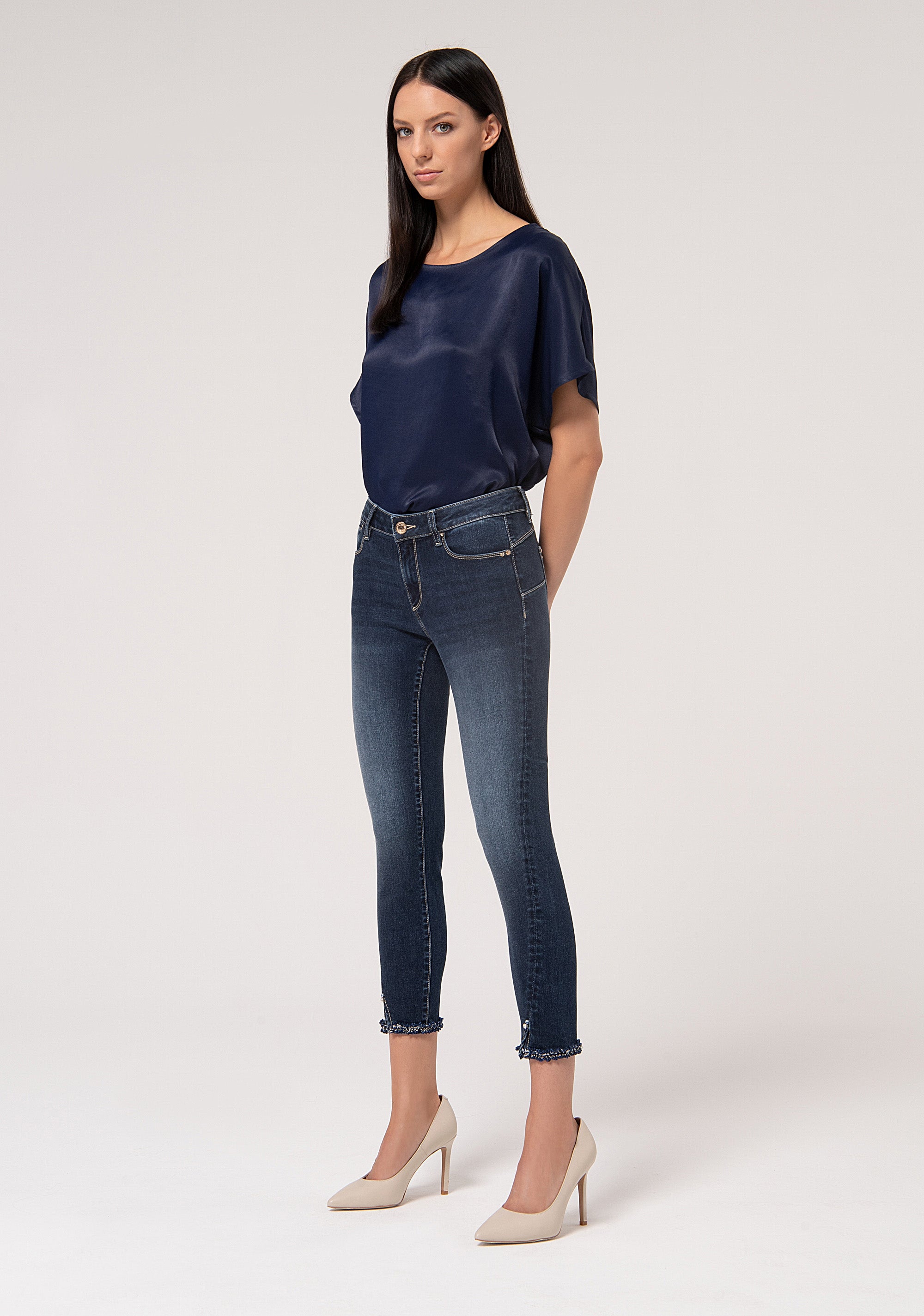 Jeans cropped with shape-up effect made in denim with dark wash Fracomina FR24WV9002D40901-117-2_2c58f70d-4db5-452b-8271-34db11150963