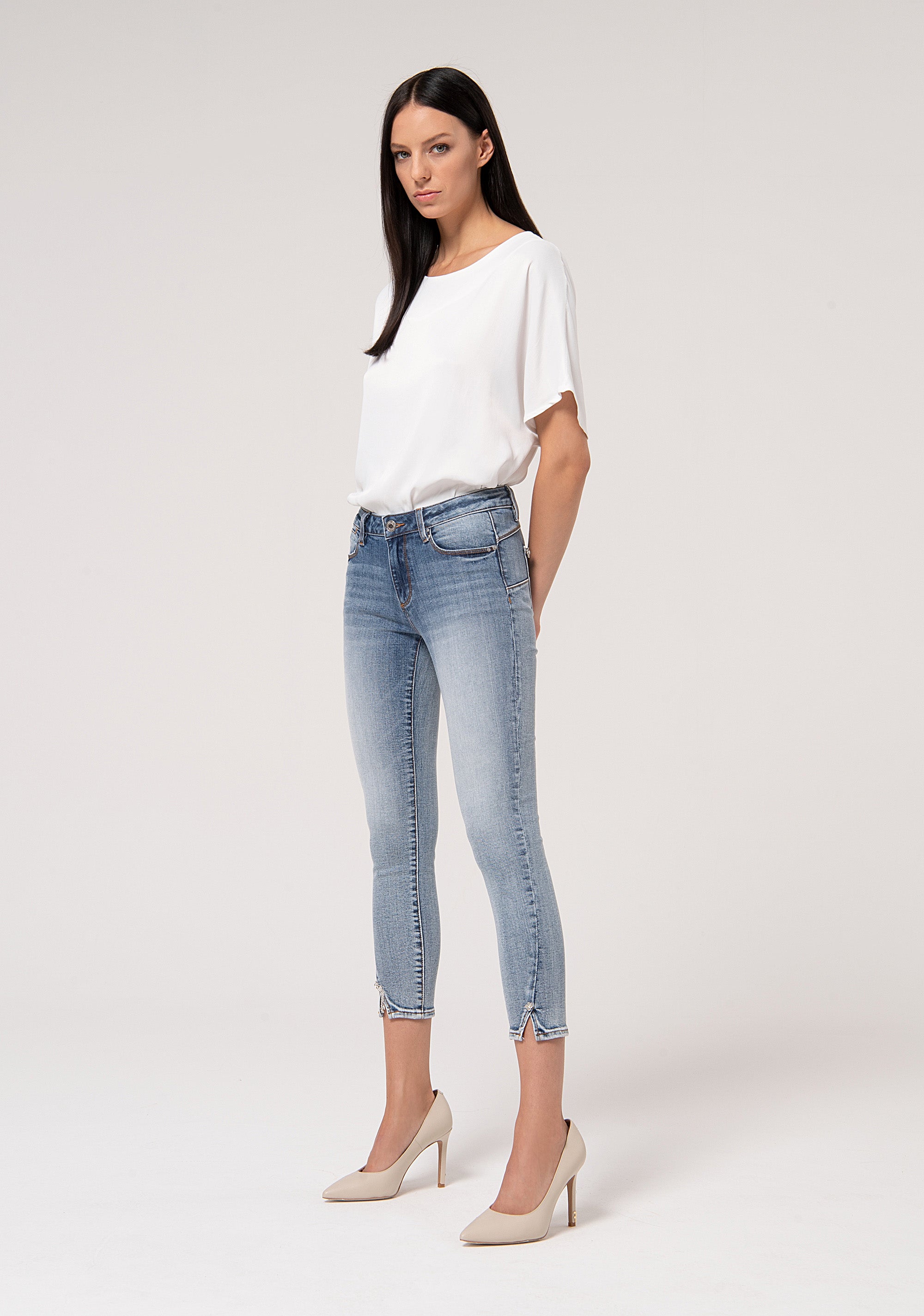 Jeans cropped with shape-up effect made in denim with bleached wash Fracomina FR24WV9002D409R9-S73-2