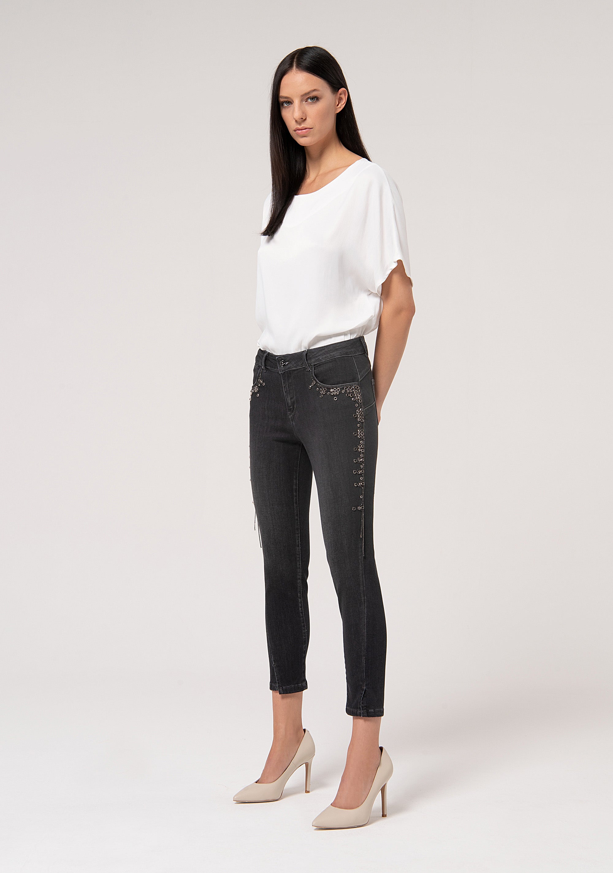 Jeans cropped with shape-up effect made in black denim with dark wash Fracomina FR24WV9002D44904-H21-2_b33eb024-4dbe-49de-b3a5-5d9197d28a1e