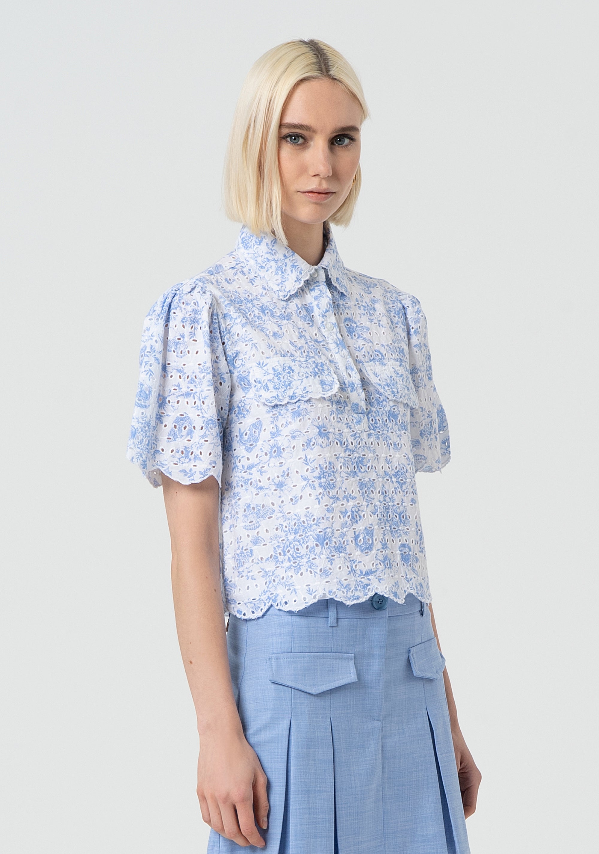 Blouse regular fit made in San Gallo lace with flowery pattern FR25ST1007W404R8-L62 Fracomina