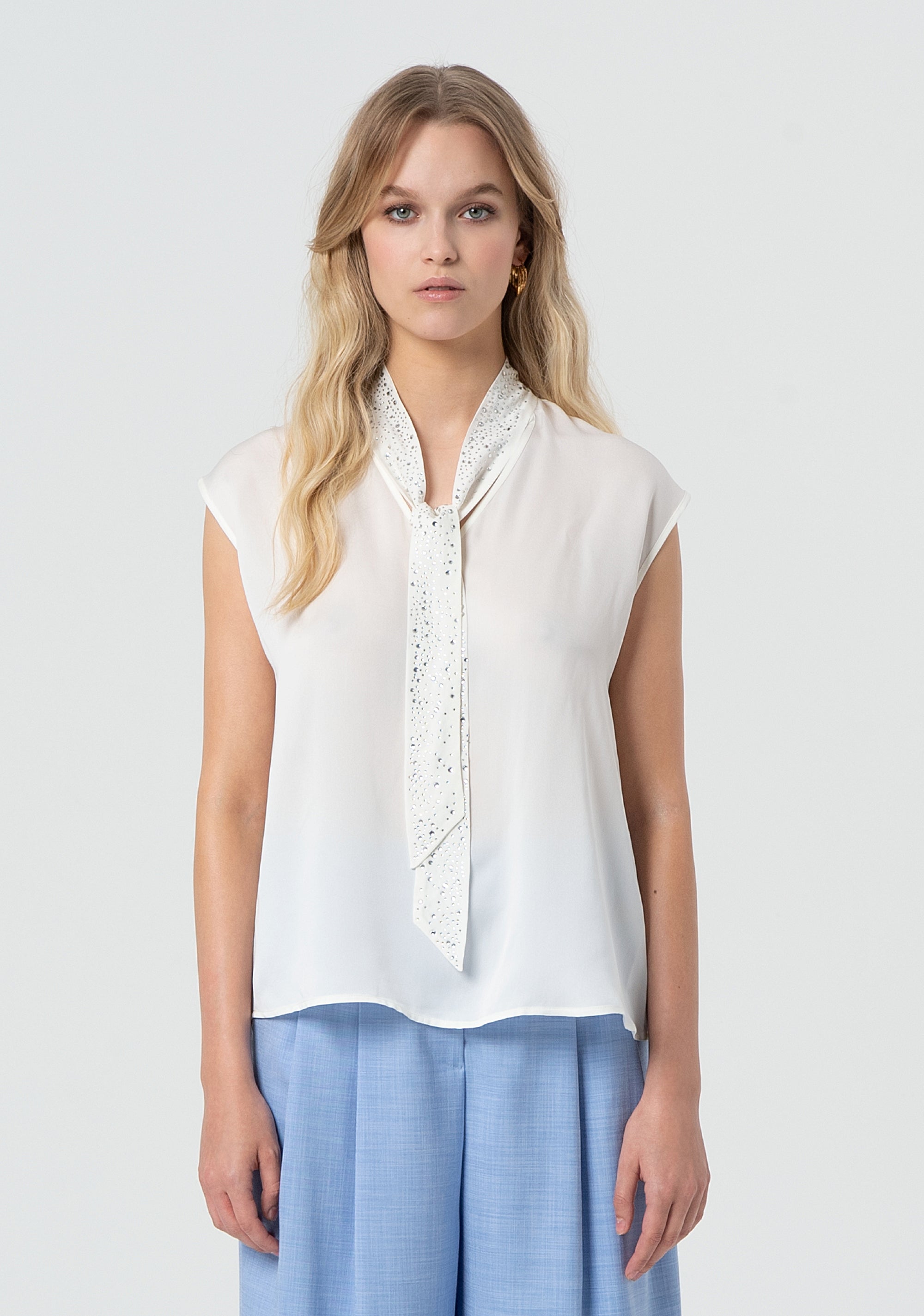 Sleeveless blouse with silk FR25ST1011W77401-108 Fracomina