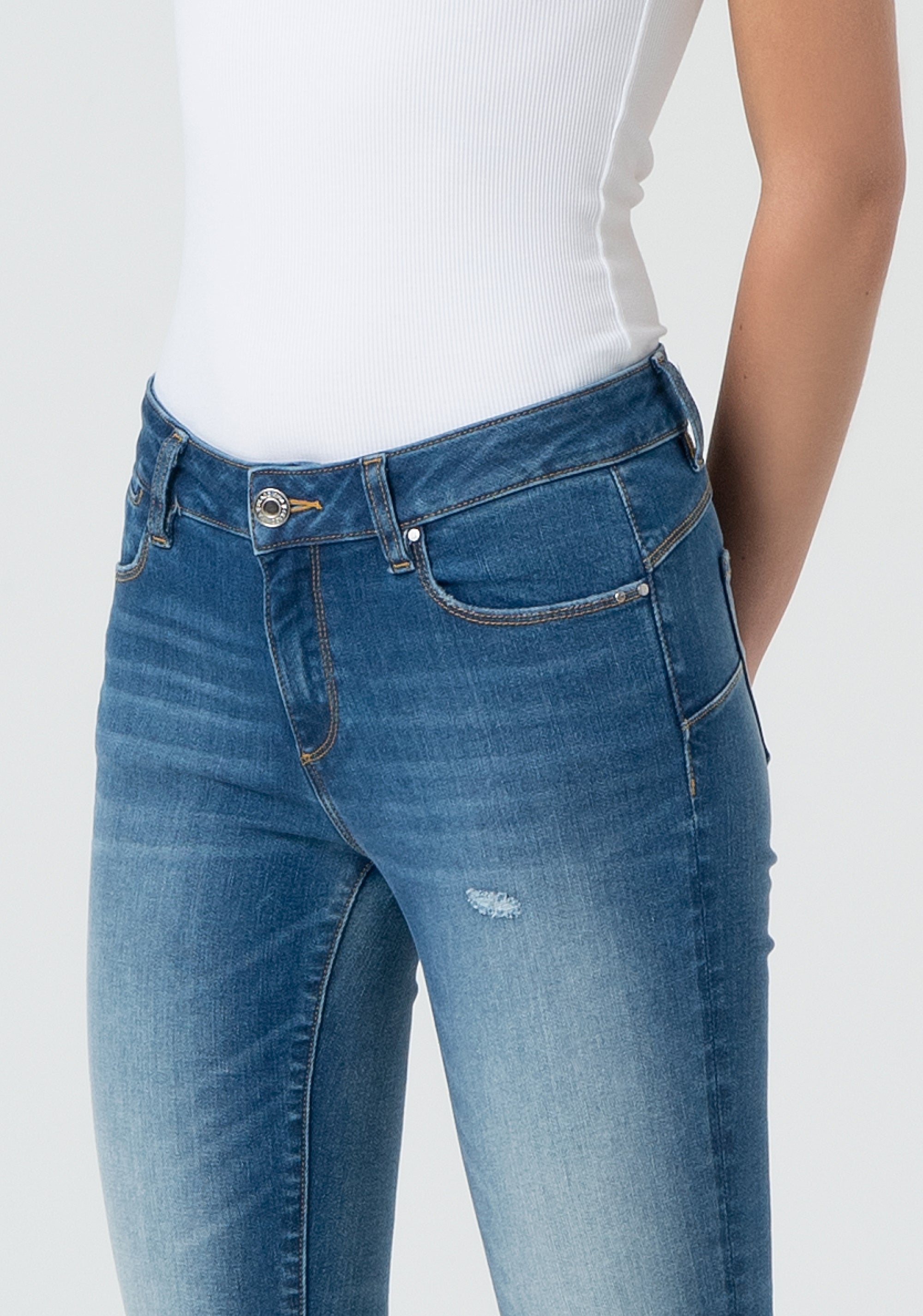 Jeans cropped with push-up effect made in denim with middle wash Fracomina FR25SV9002D46093-349-2