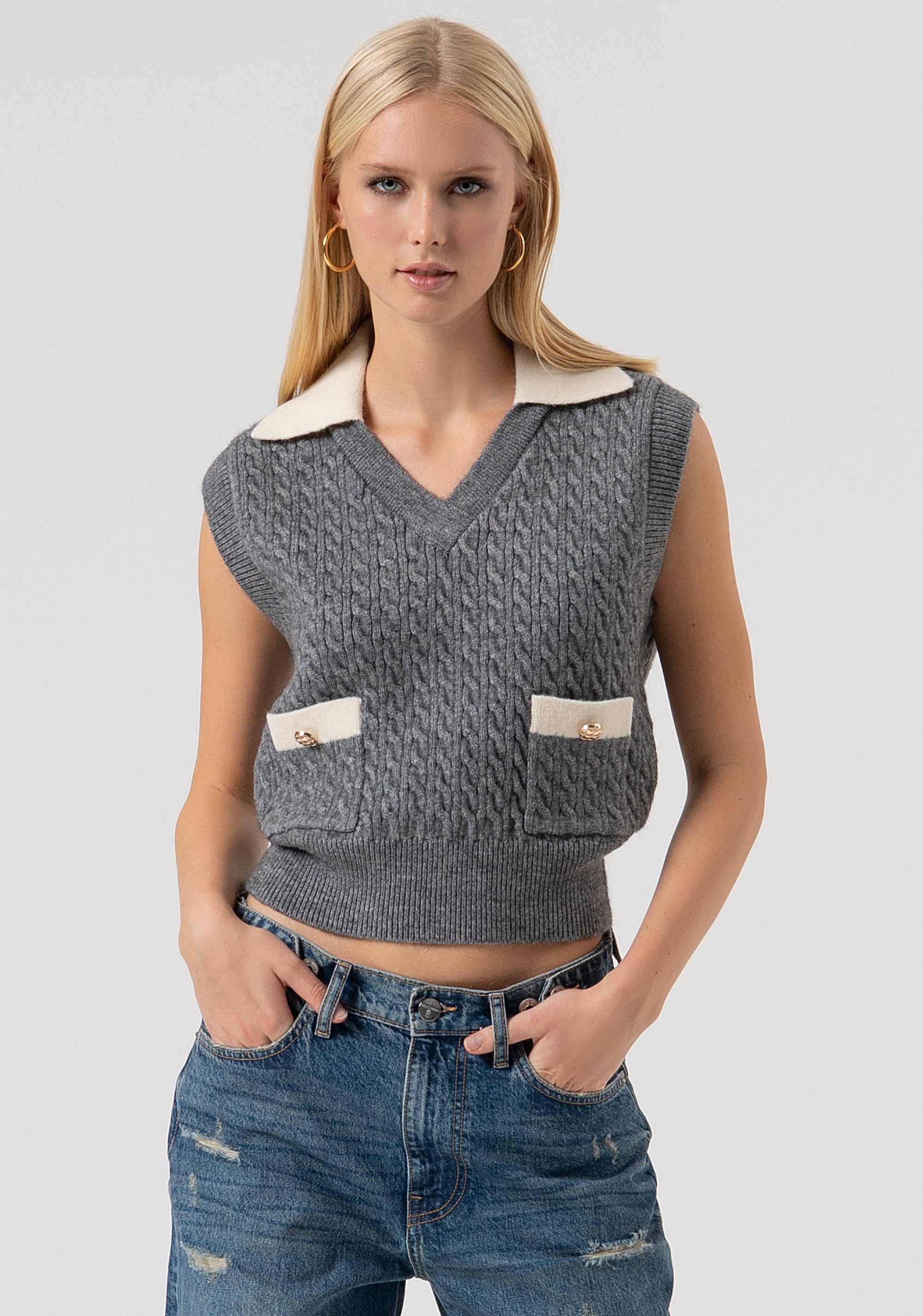 Knitted gilet regular fit with plaits Fracomina FR25WJ5011K55401-T55-1
