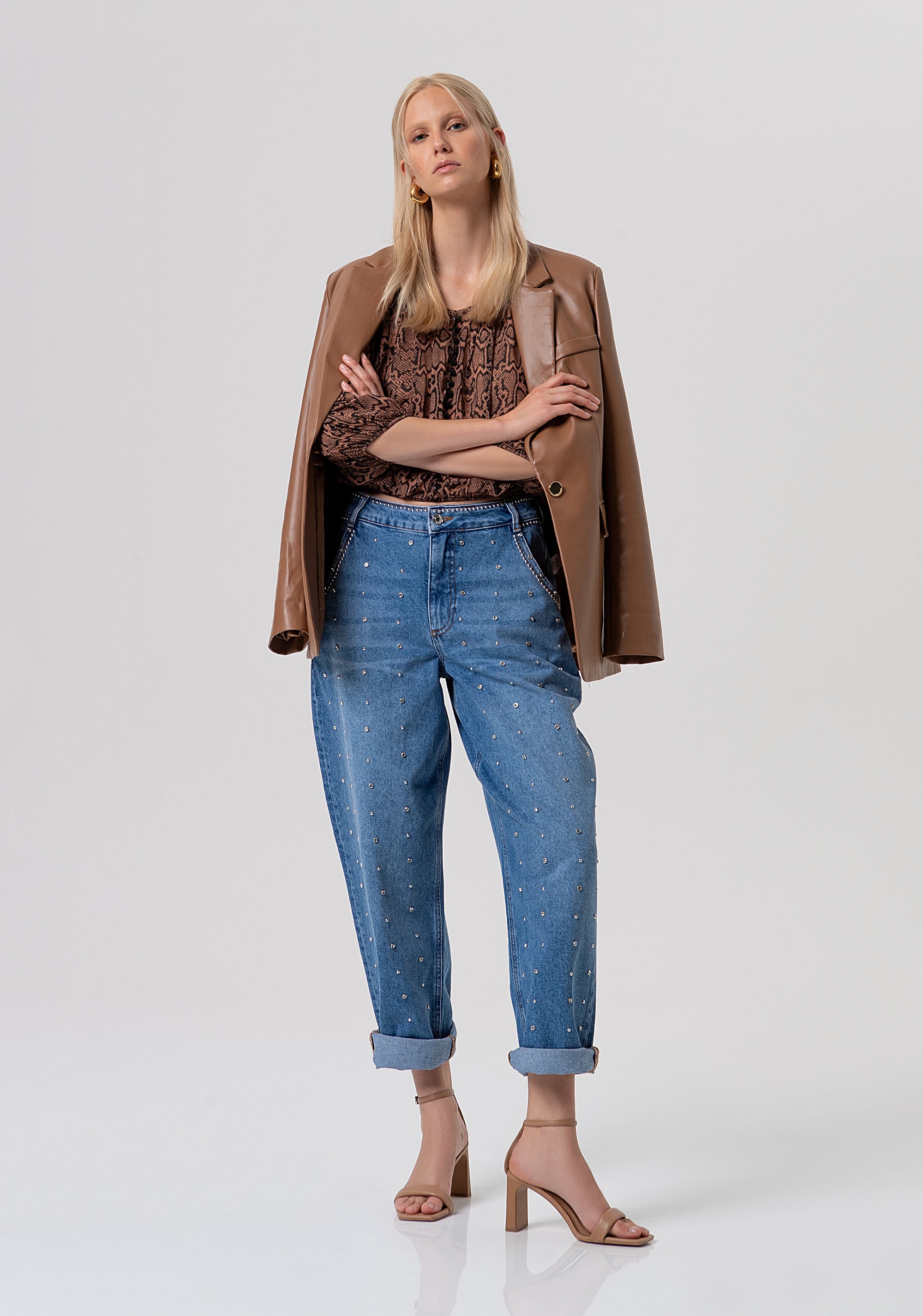 Jeans carrot balloon fit made in denim with middle wash and shiny applications Fracomina FR26SV4006D419R9-258-4