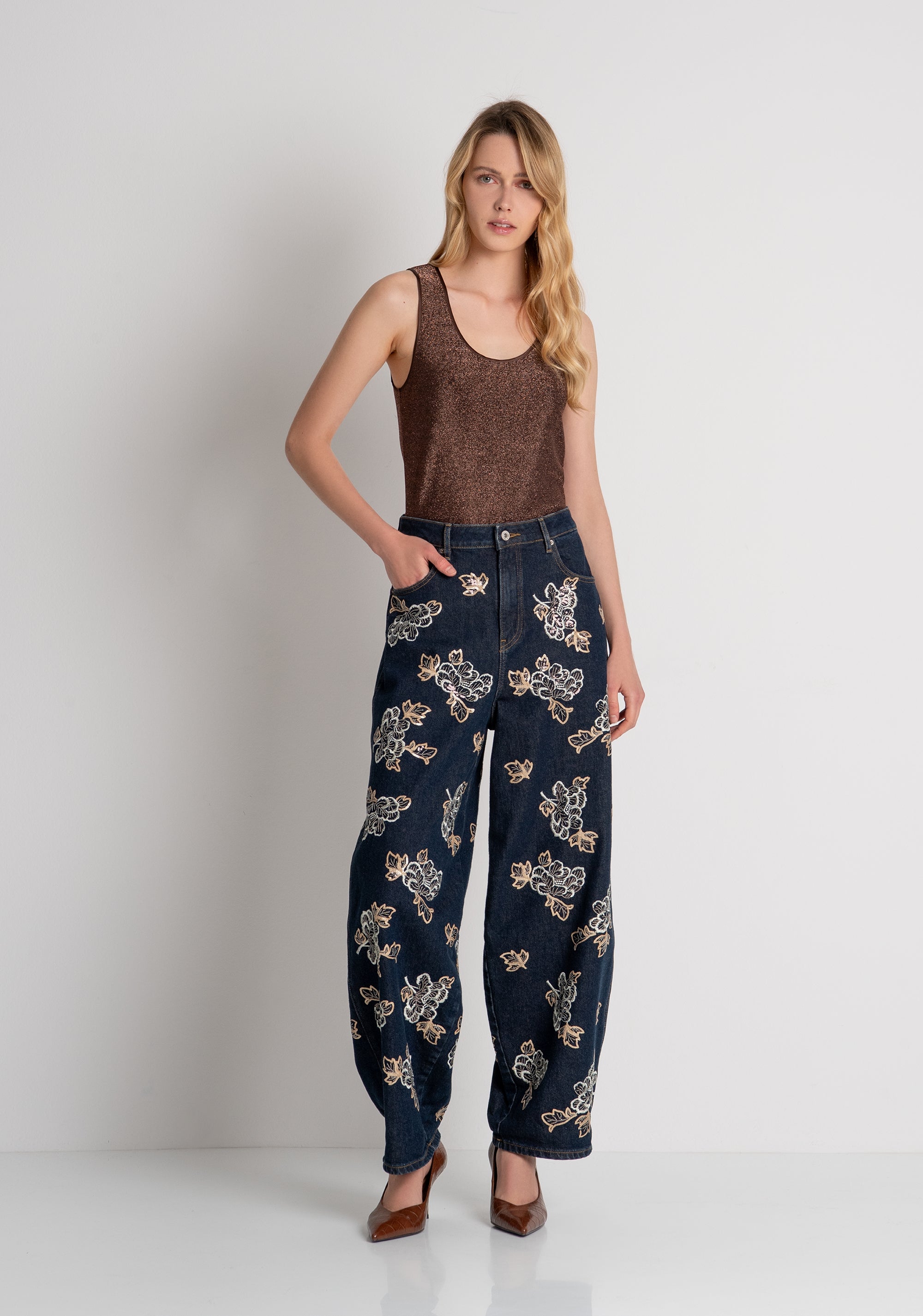 Jeans carrot balloon fit made in denim with rince wash Fracomina FR26WVD006D419E5-M58-2_fac120df-216a-4672-b66b-899207b36da7