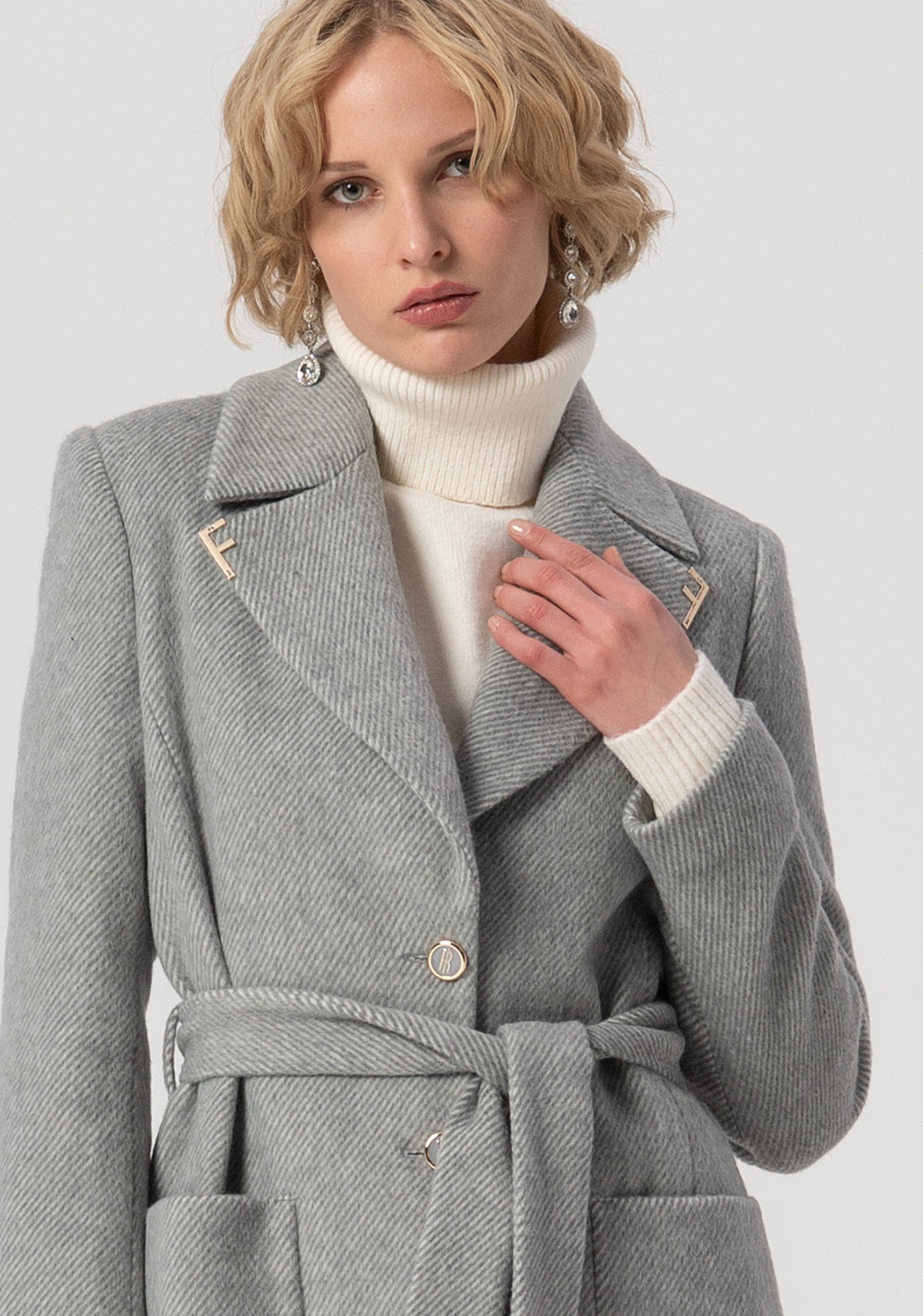 Long coat regular fit single breasted made in herringbone fabric