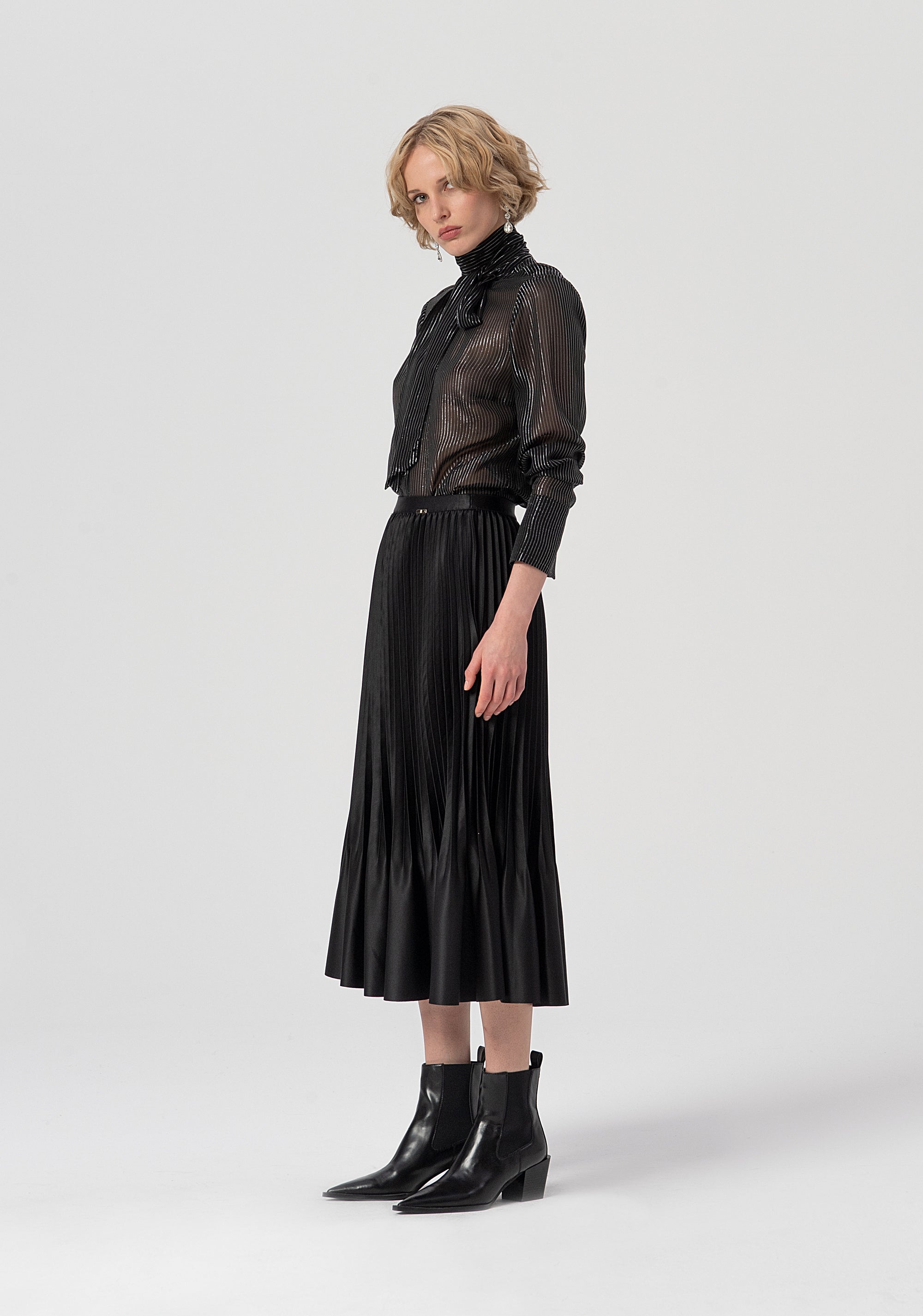 Skirt flared middle length made in satin with plissè effect Fracomina FS25WG2002W411F9-053-2