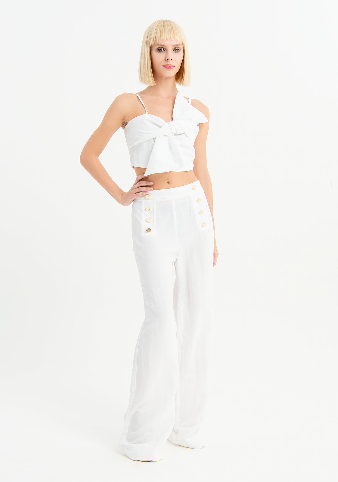 Cropped top with knot