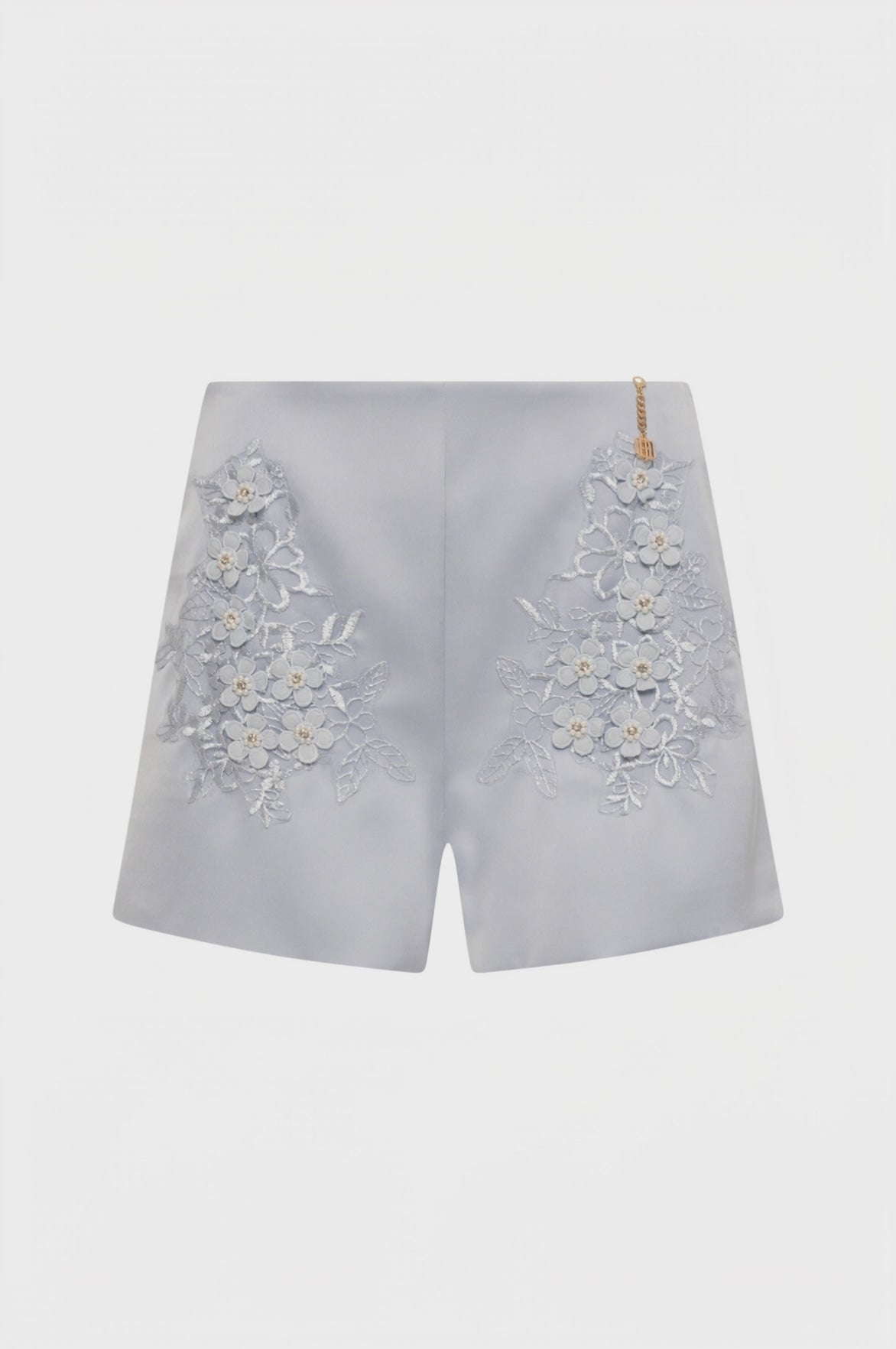 Short pant regular fit made in satin with flowers applied