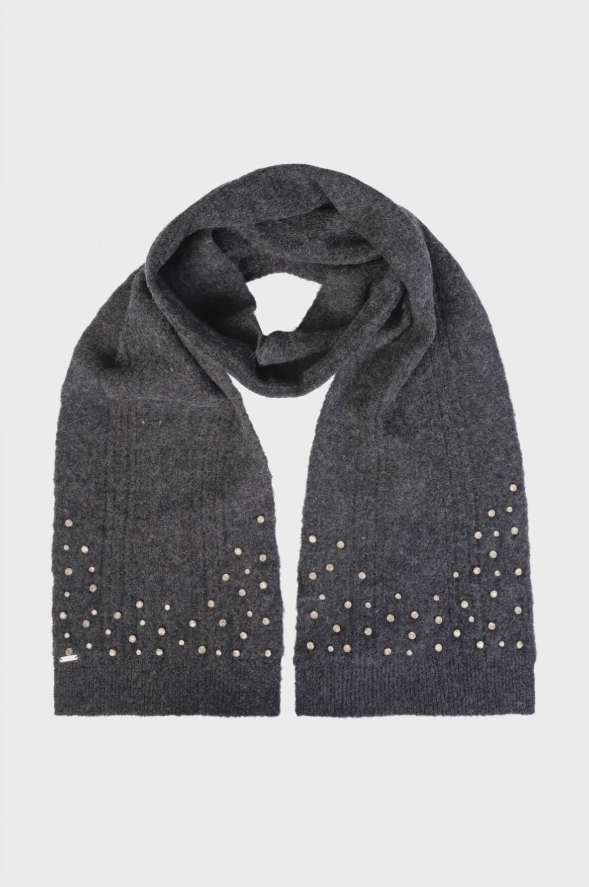 Knitted scarf with pearls applied