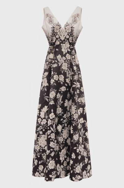 Long sleeveless dress with flowery pattern